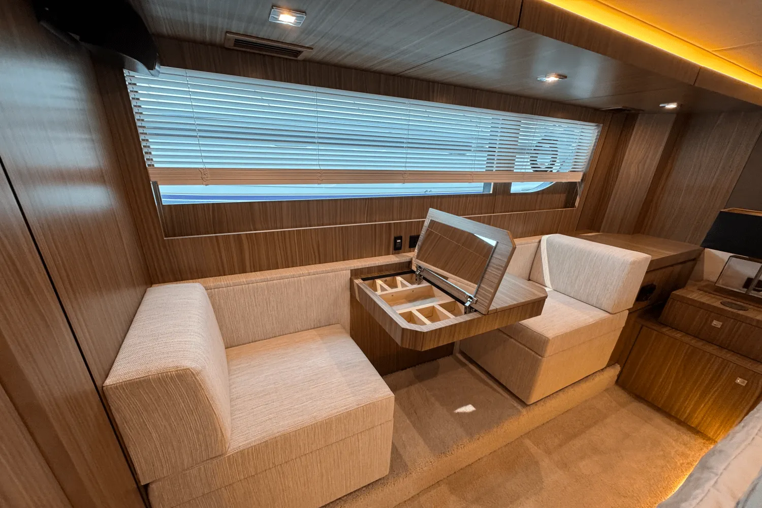 2025 Cruisers Yachts 60 CANTIUS Image Thumbnail #36