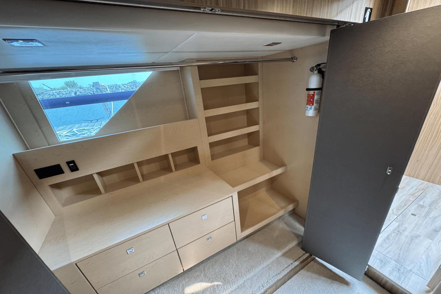 2025 Cruisers Yachts 60 CANTIUS Image Thumbnail #31