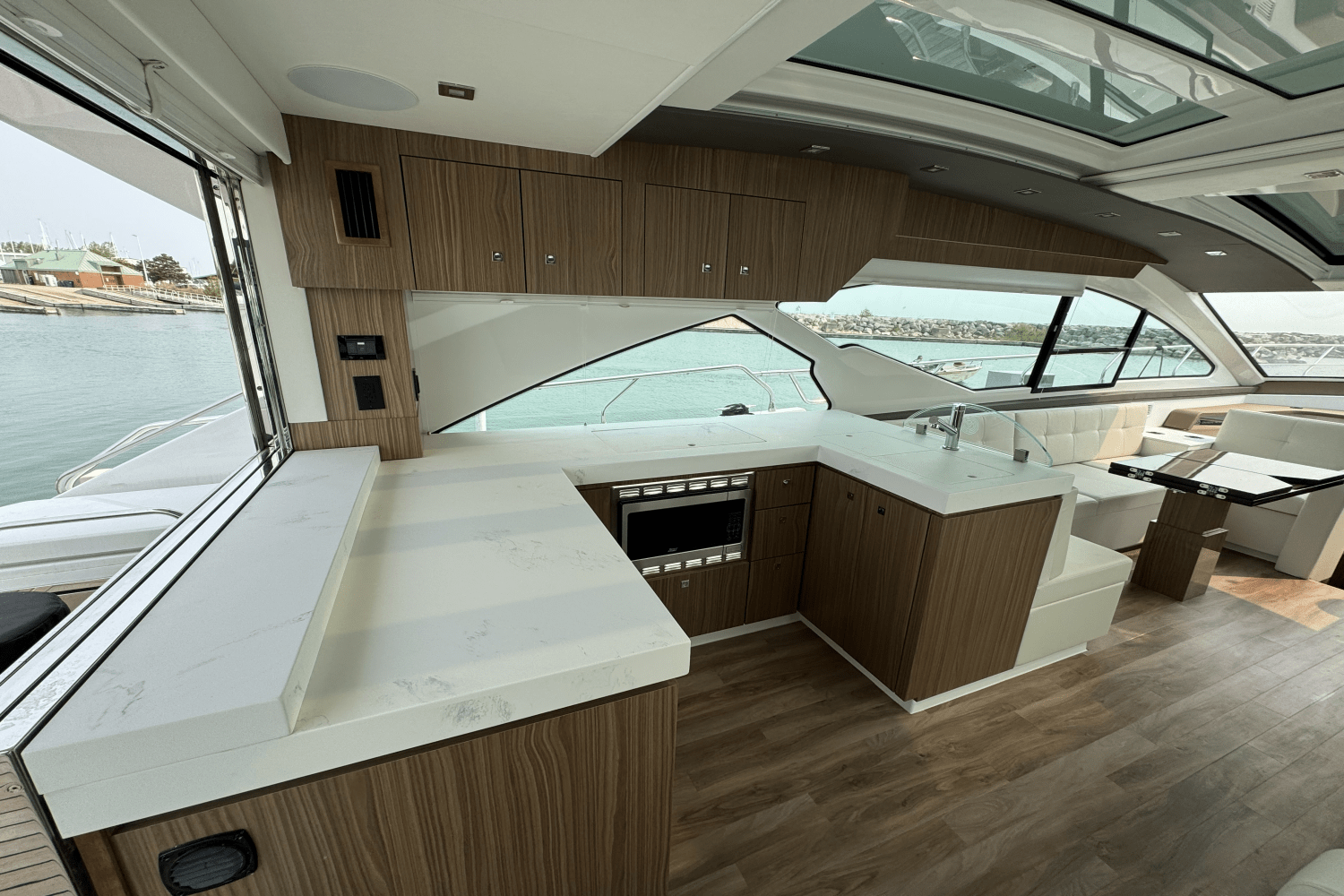 2025 Cruisers Yachts 60 CANTIUS Image Thumbnail #7