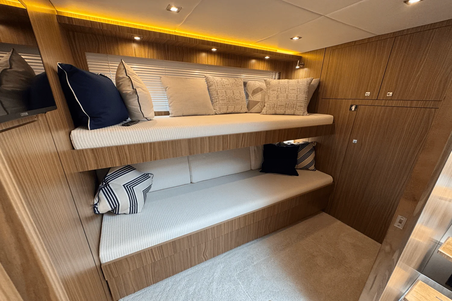 2025 Cruisers Yachts 60 CANTIUS Image Thumbnail #43