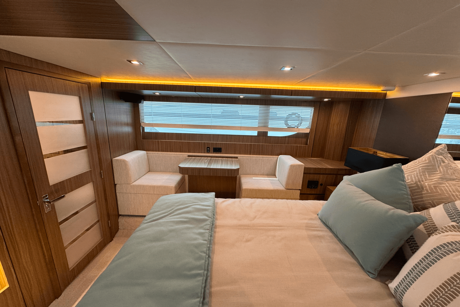 2025 Cruisers Yachts 60 CANTIUS Image Thumbnail #29