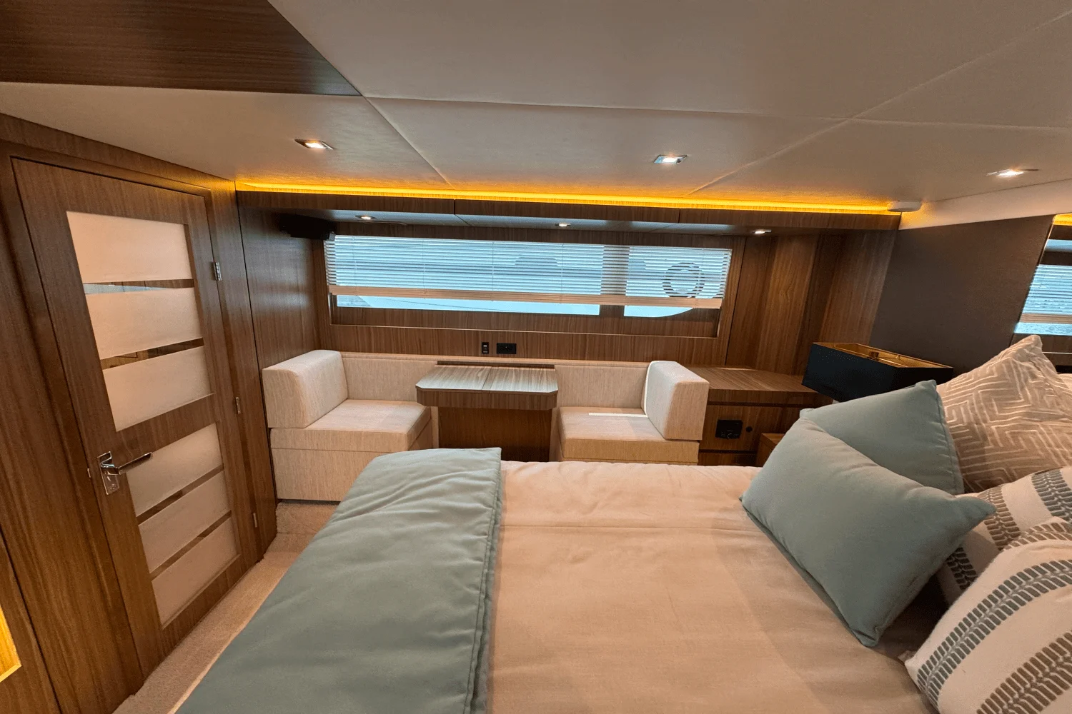 2025 Cruisers Yachts 60 CANTIUS Image Thumbnail #29