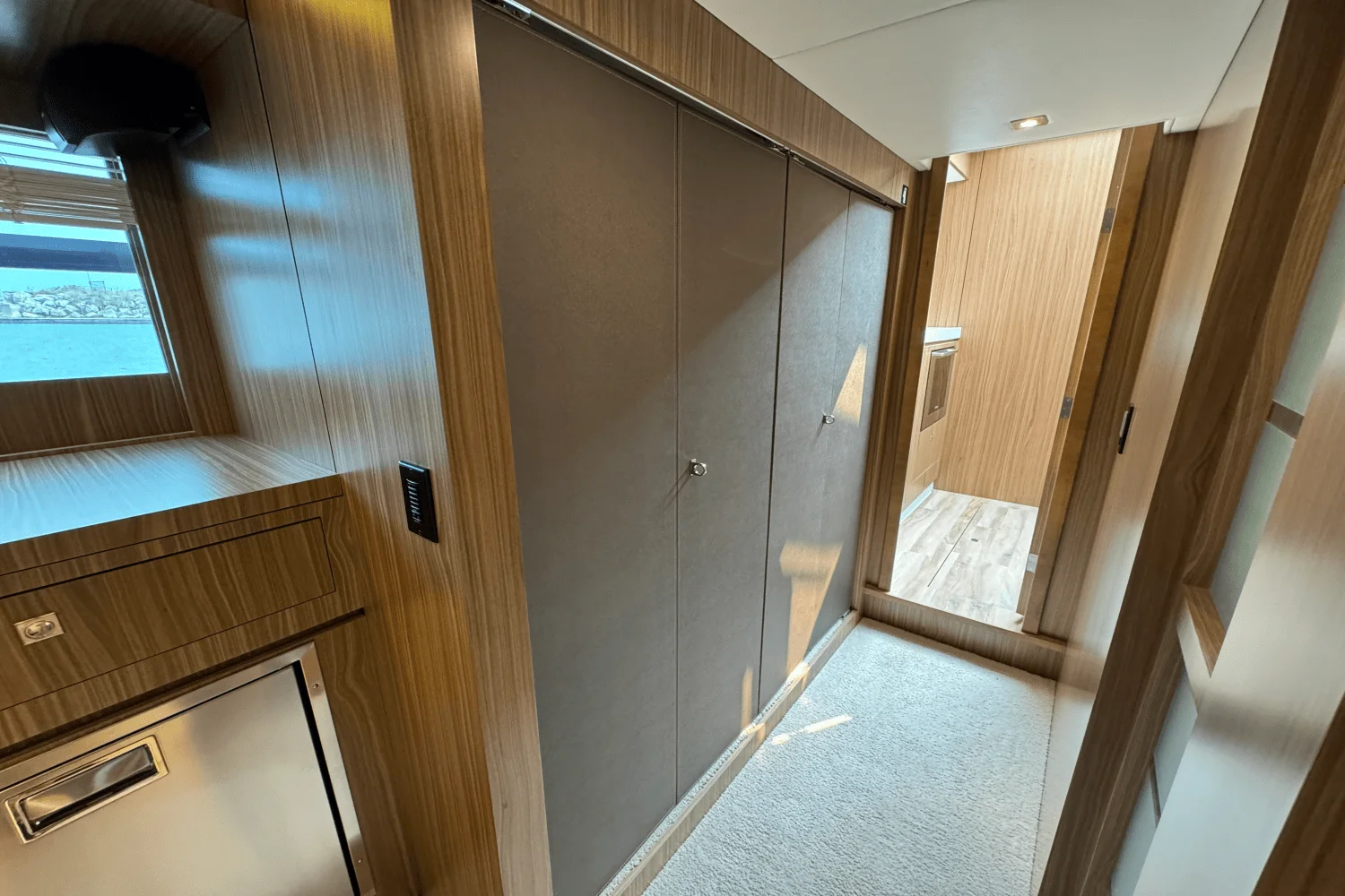 2025 Cruisers Yachts 60 CANTIUS Image Thumbnail #37