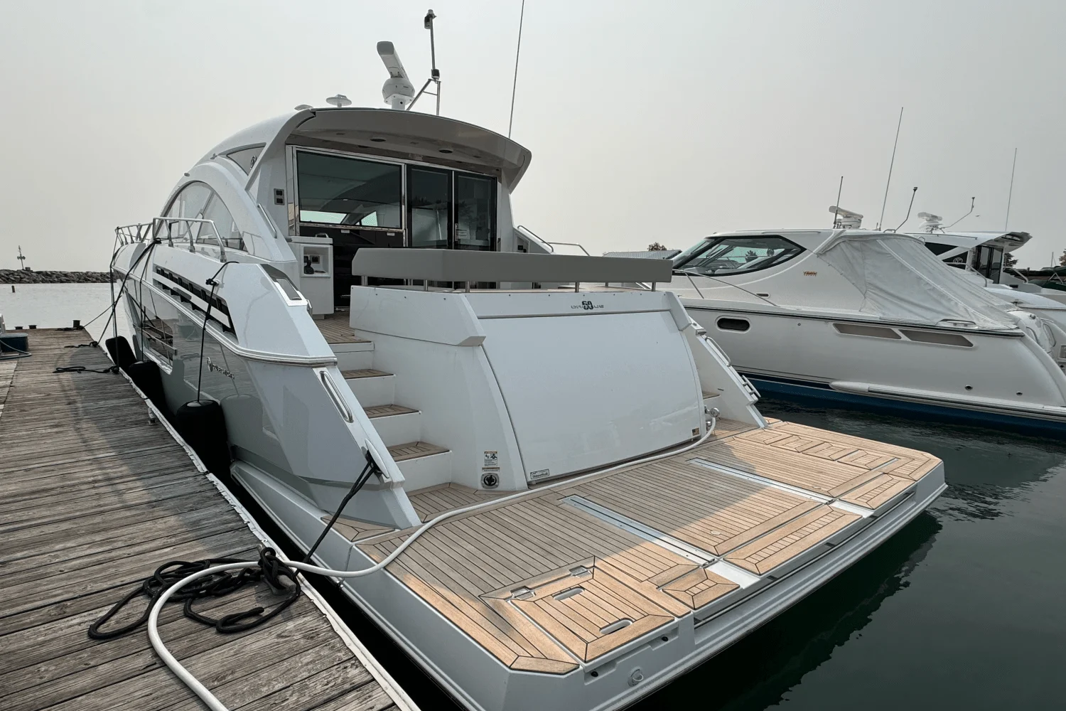 2025 Cruisers Yachts 60 CANTIUS Image Thumbnail #9