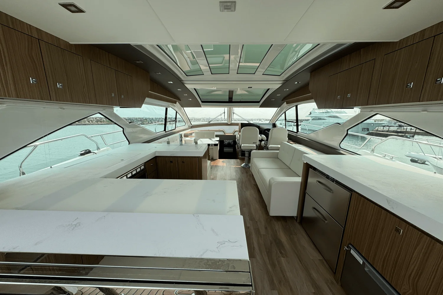 2025 Cruisers Yachts 60 CANTIUS Image Thumbnail #13