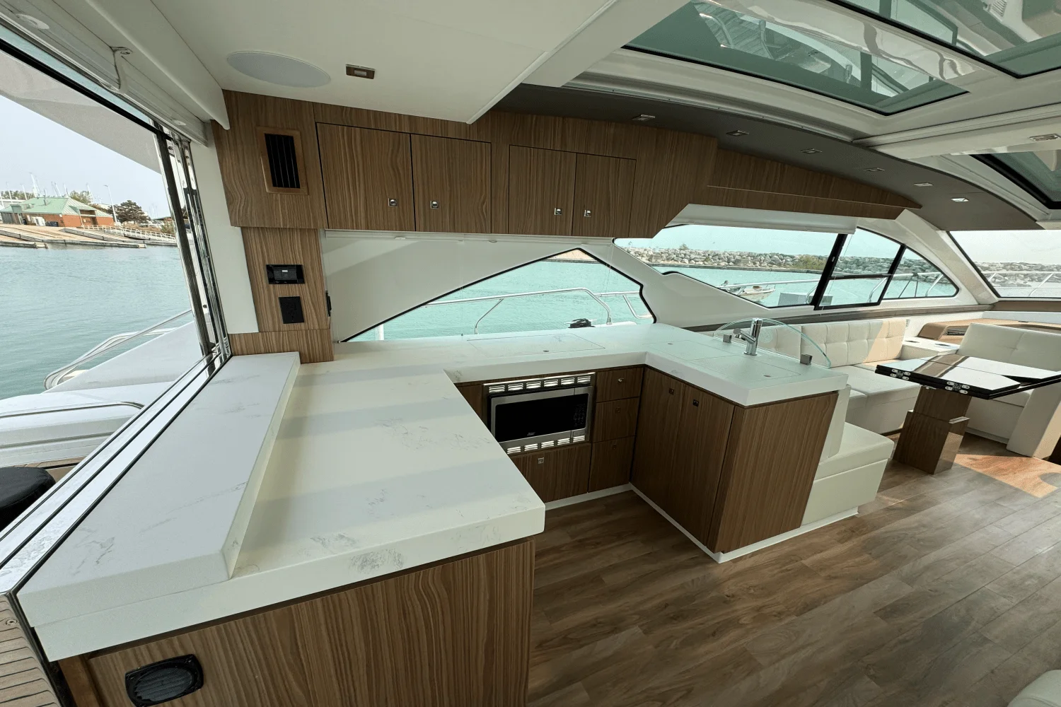 2025 Cruisers Yachts 60 CANTIUS Image Thumbnail #14