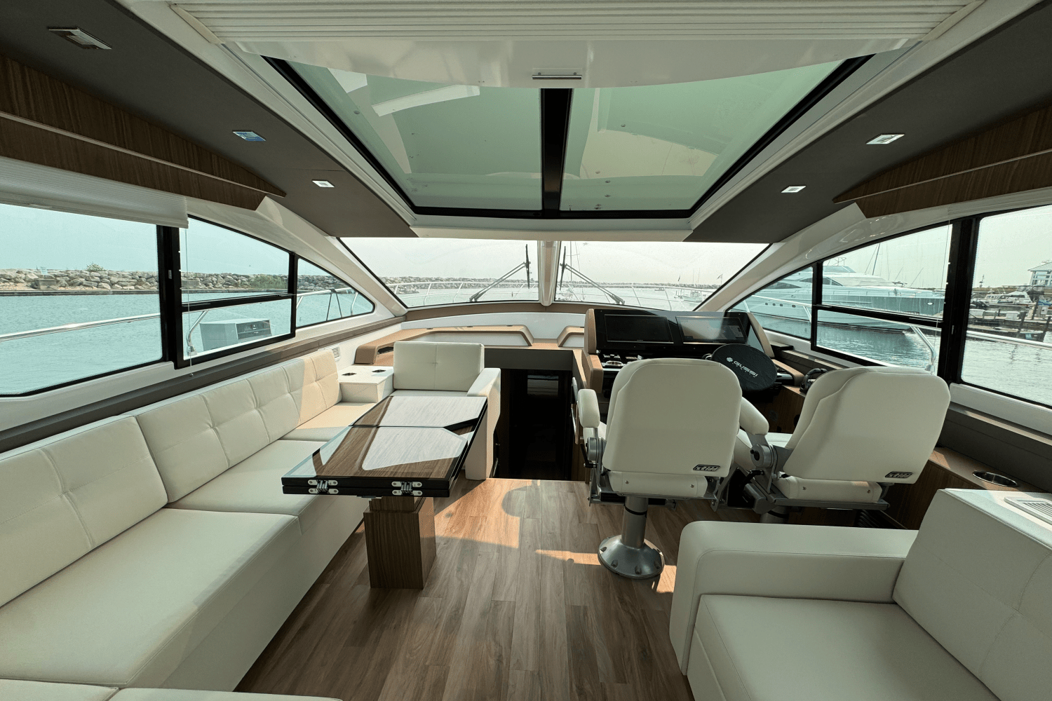 2025 Cruisers Yachts 60 CANTIUS Image Thumbnail #19
