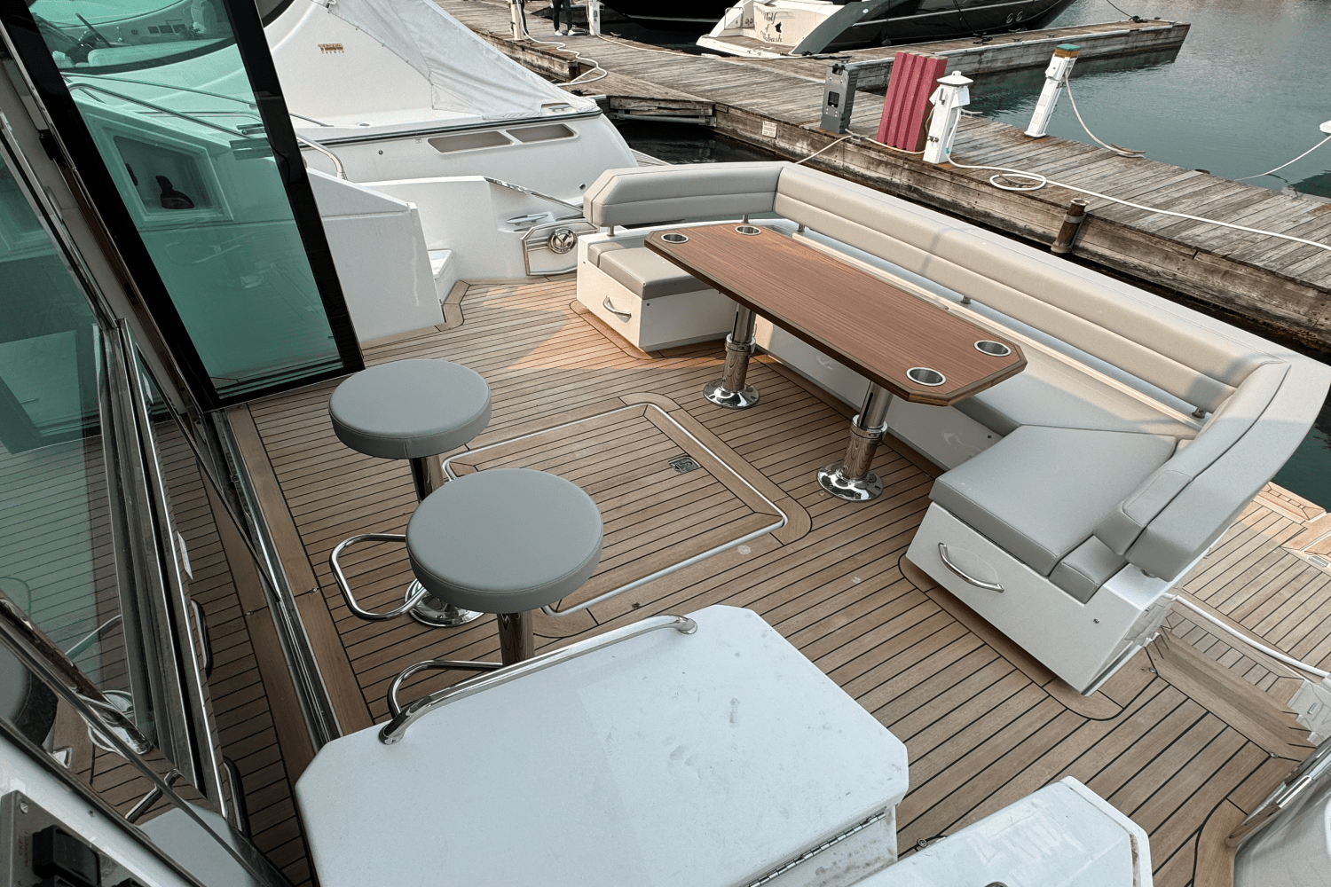 2025 Cruisers Yachts 60 CANTIUS Image Thumbnail #10