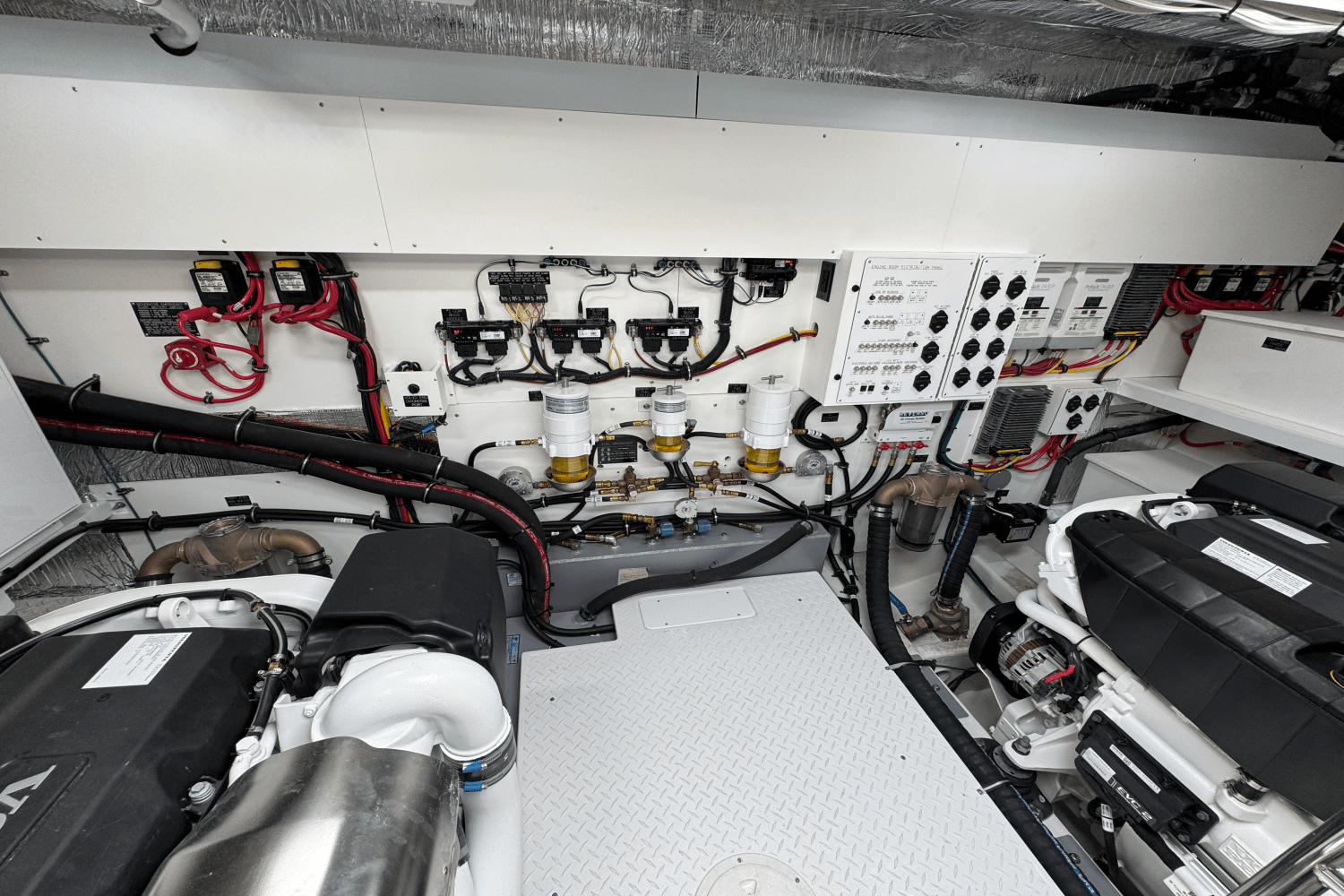 2025 Cruisers Yachts 60 CANTIUS Image Thumbnail #52