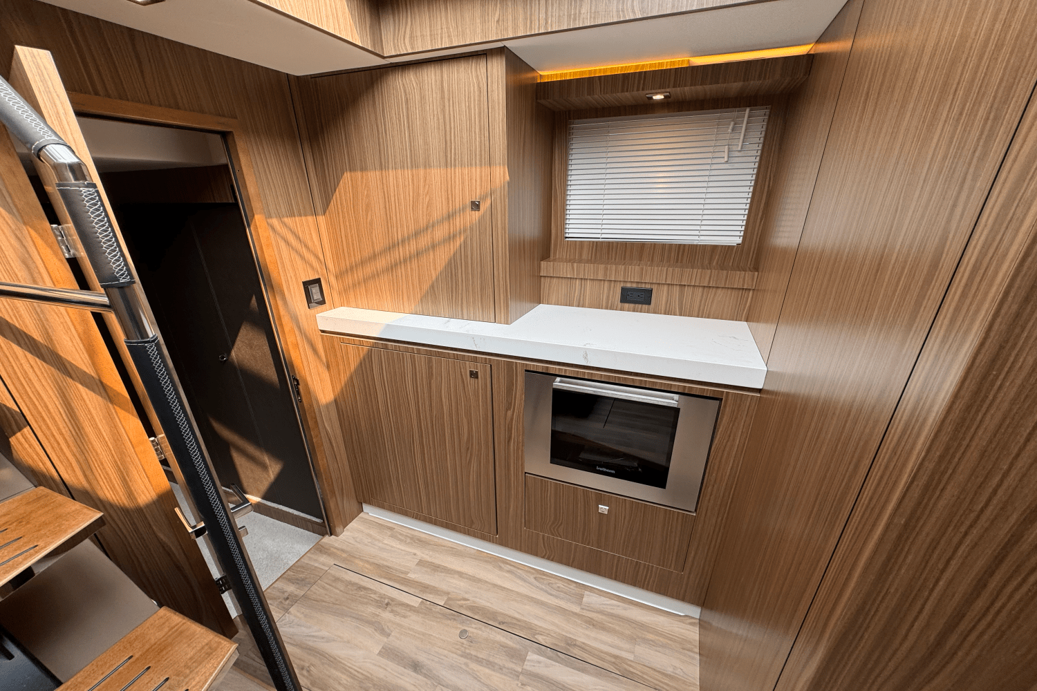 2025 Cruisers Yachts 60 CANTIUS Image Thumbnail #26