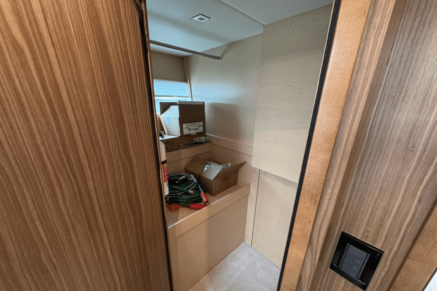 2025 Cruisers Yachts 60 CANTIUS Image Thumbnail #35