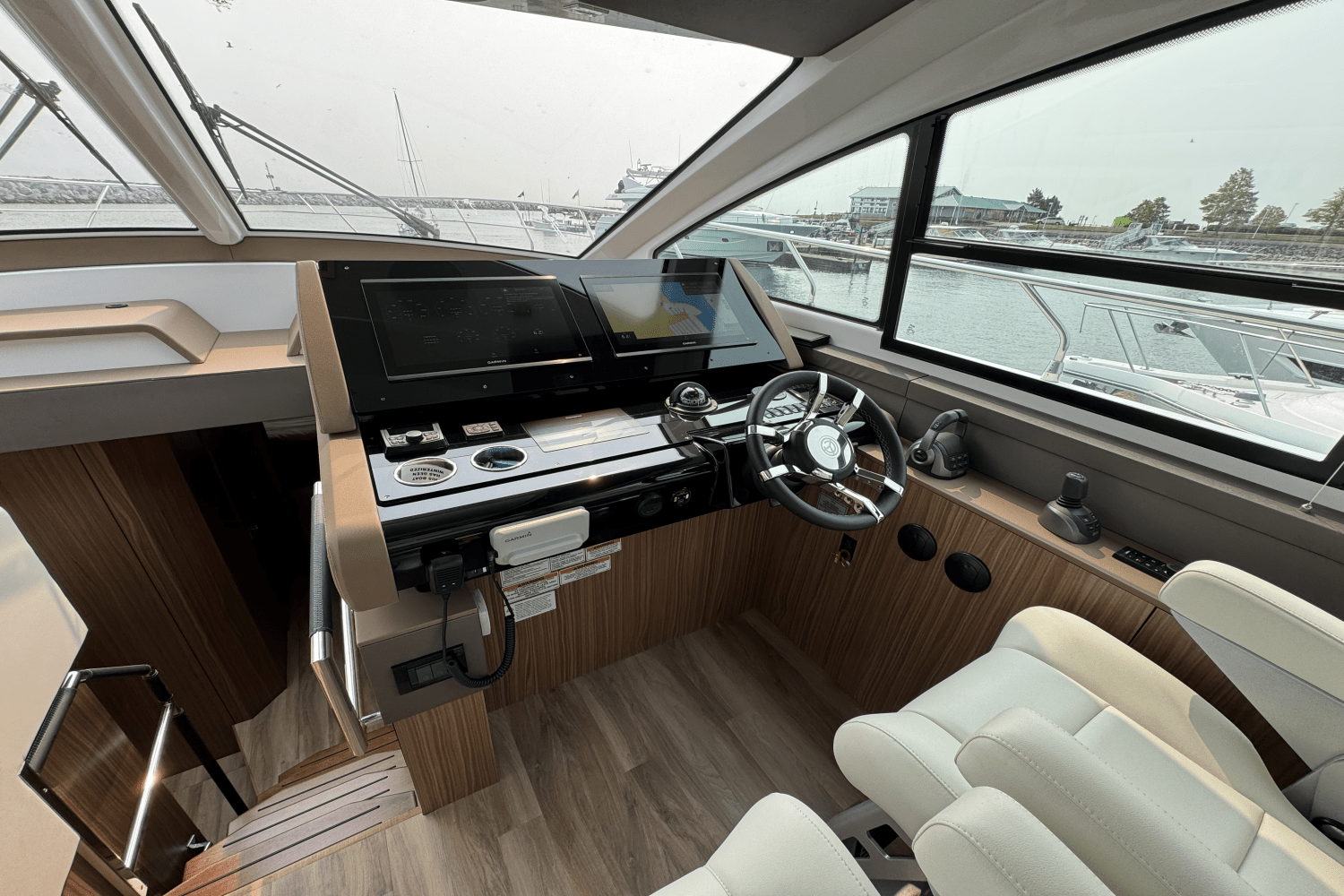 2025 Cruisers Yachts 60 CANTIUS Image Thumbnail #13