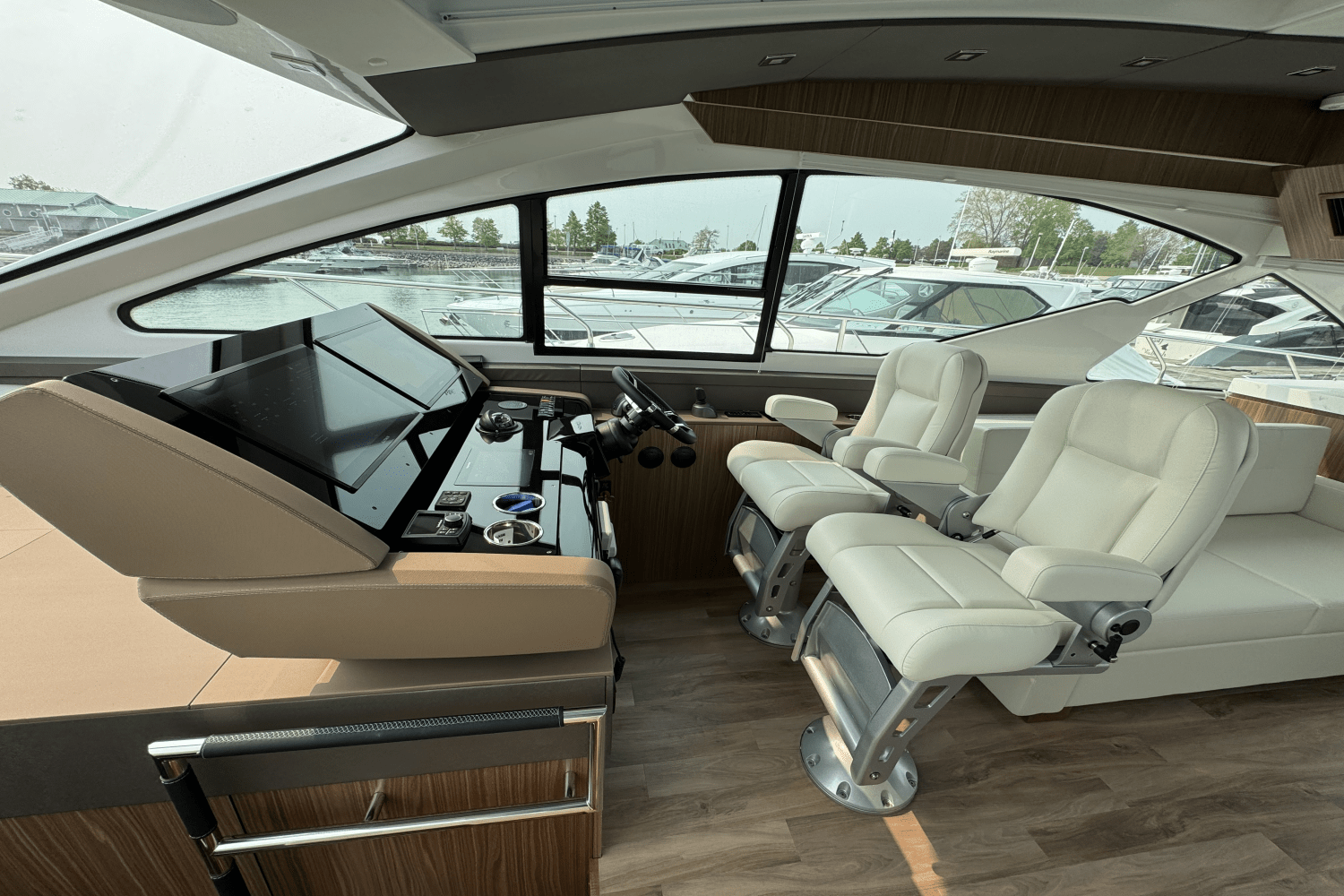 2025 Cruisers Yachts 60 CANTIUS Image Thumbnail #14