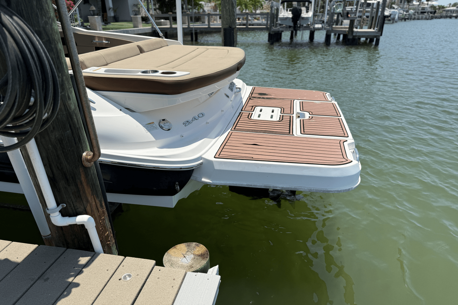 2016 Sea Ray 240 SUNDECK Image Thumbnail #6