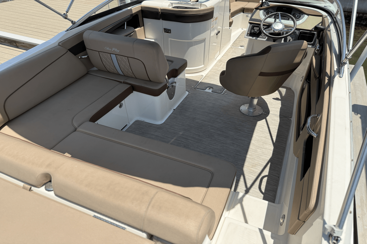 2016 Sea Ray 240 SUNDECK Image Thumbnail #11