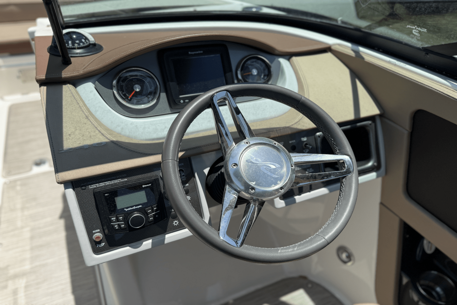 2016 Sea Ray 240 SUNDECK Image Thumbnail #24