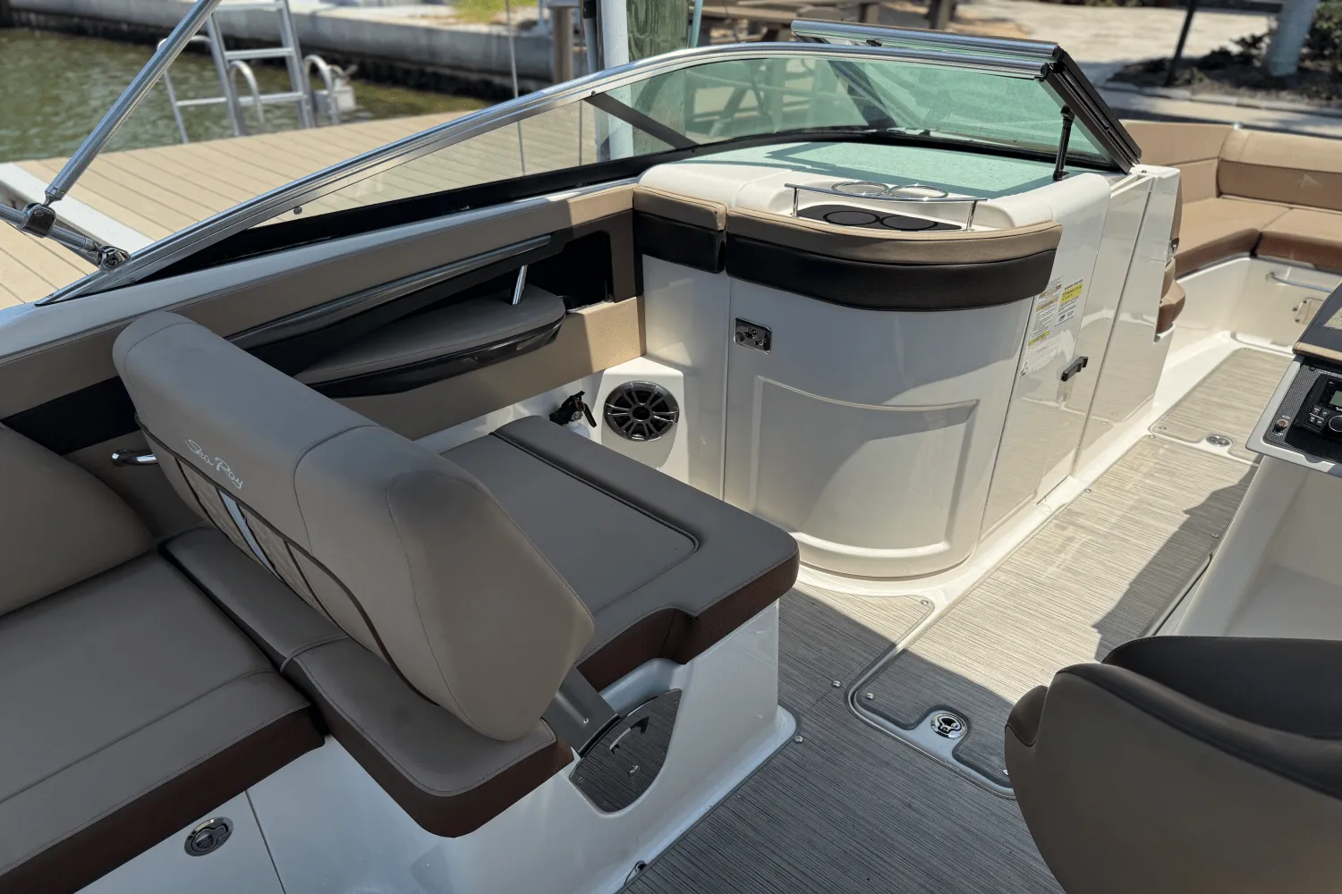 2016 Sea Ray 240 SUNDECK Image Thumbnail #18