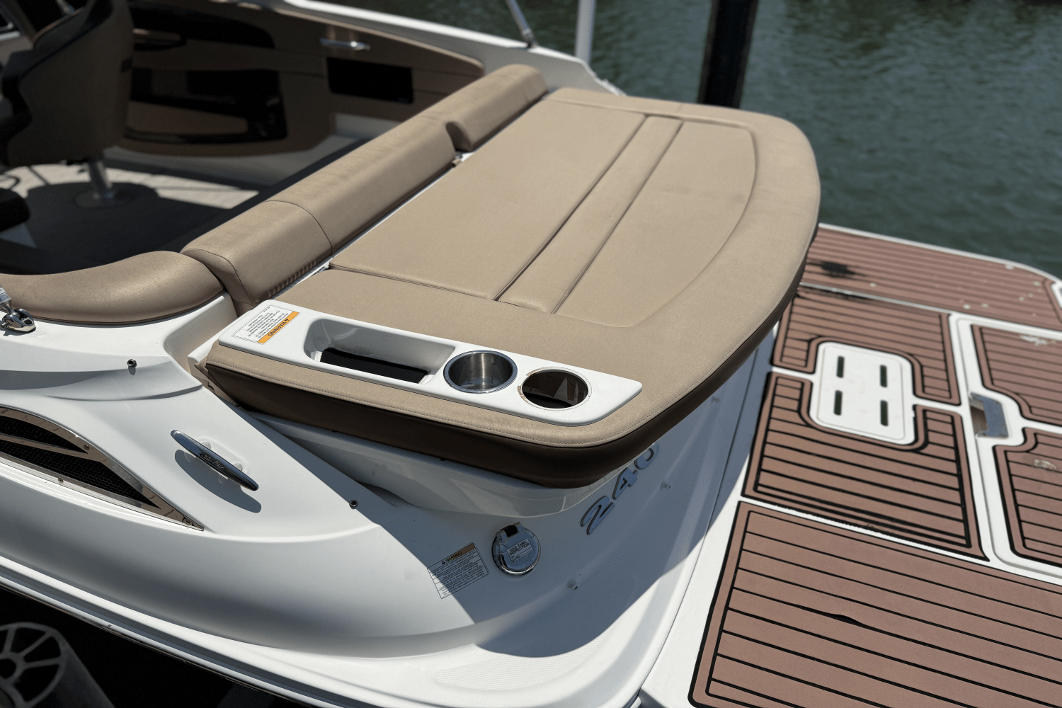 2016 Sea Ray 240 SUNDECK Image Thumbnail #7