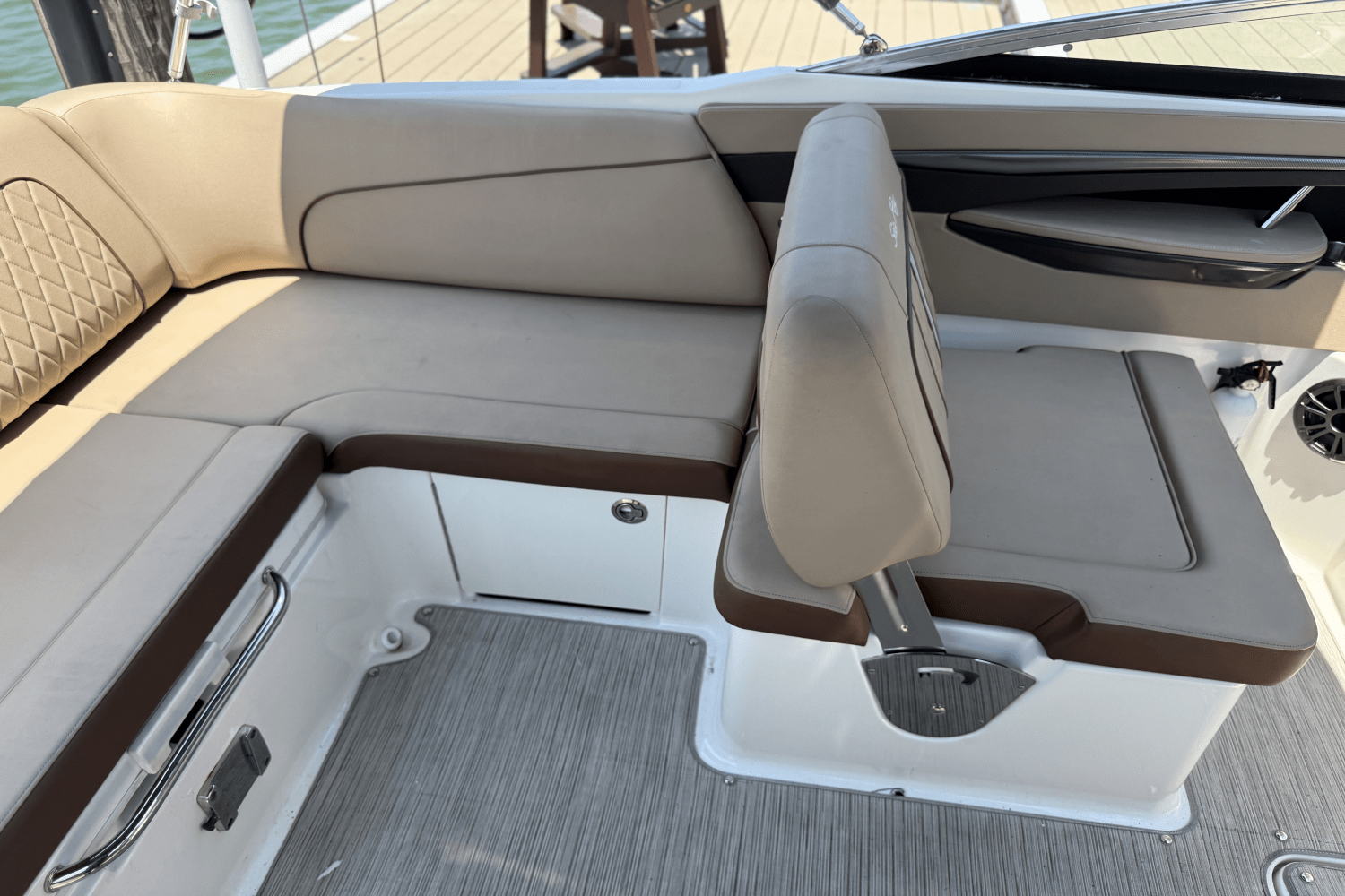 2016 Sea Ray 240 SUNDECK Image Thumbnail #17