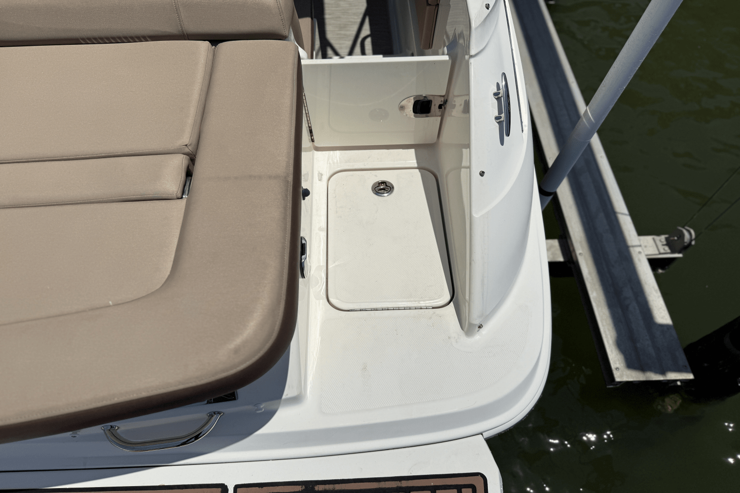 2016 Sea Ray 240 SUNDECK Image Thumbnail #9