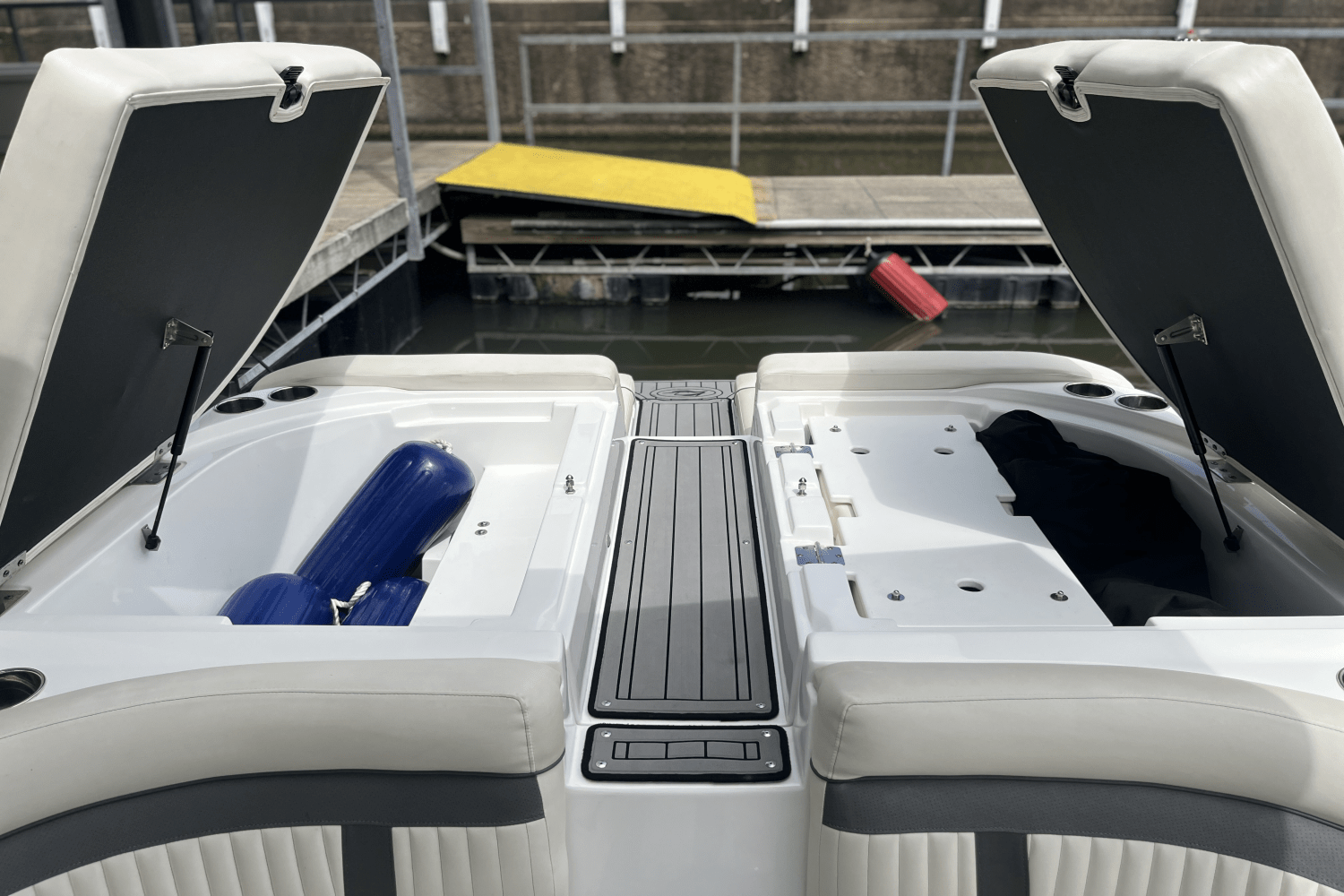 2020 Rinker 29 QX Image Thumbnail #20