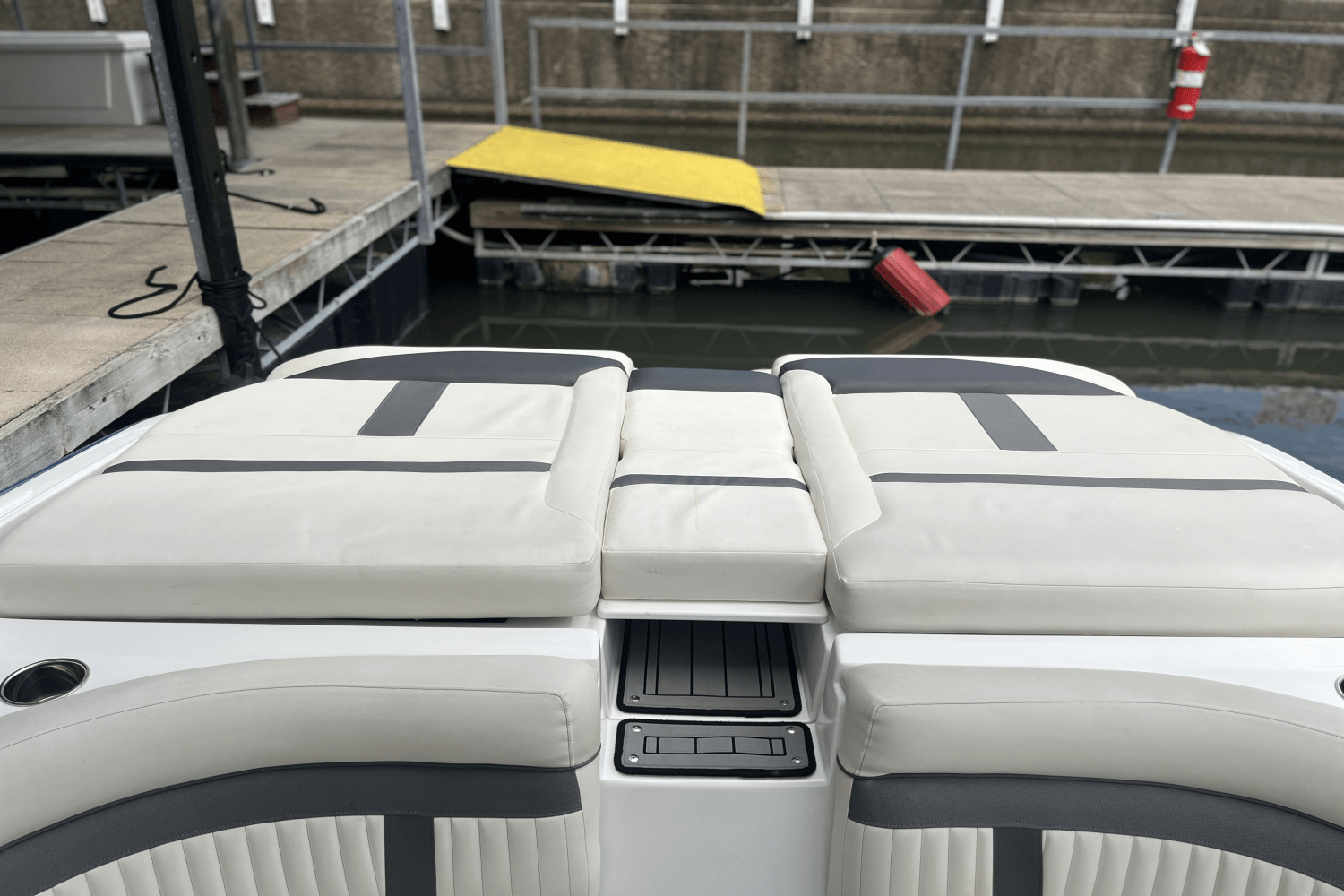 2020 Rinker 29 QX Image Thumbnail #19