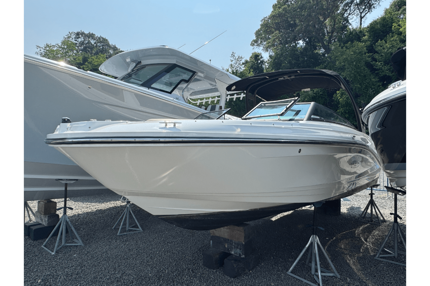 2023 Sea Ray SPX 230 Outboard Image Thumbnail #21