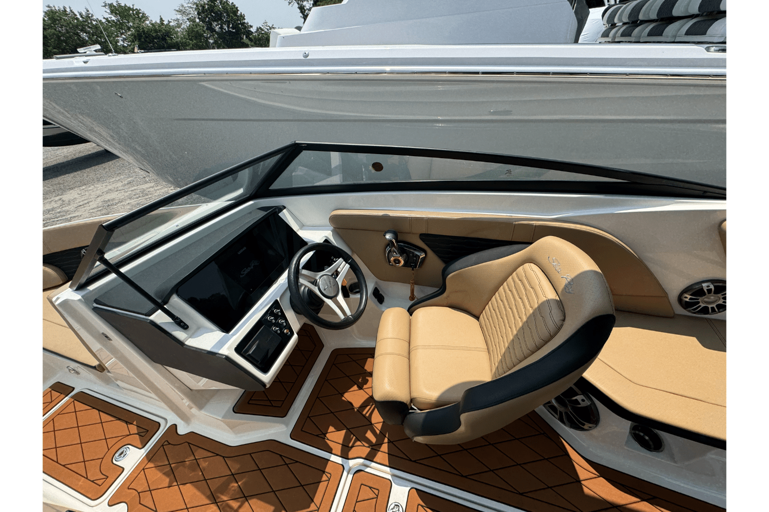 2023 Sea Ray SPX 230 Outboard Image Thumbnail #13