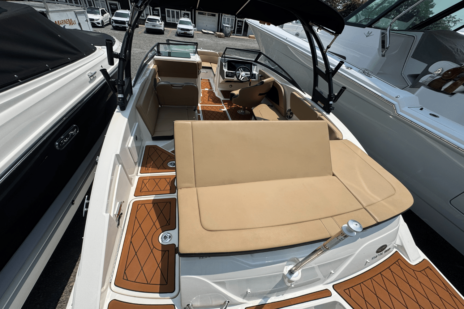 2023 Sea Ray SPX 230 Outboard Image Thumbnail #6