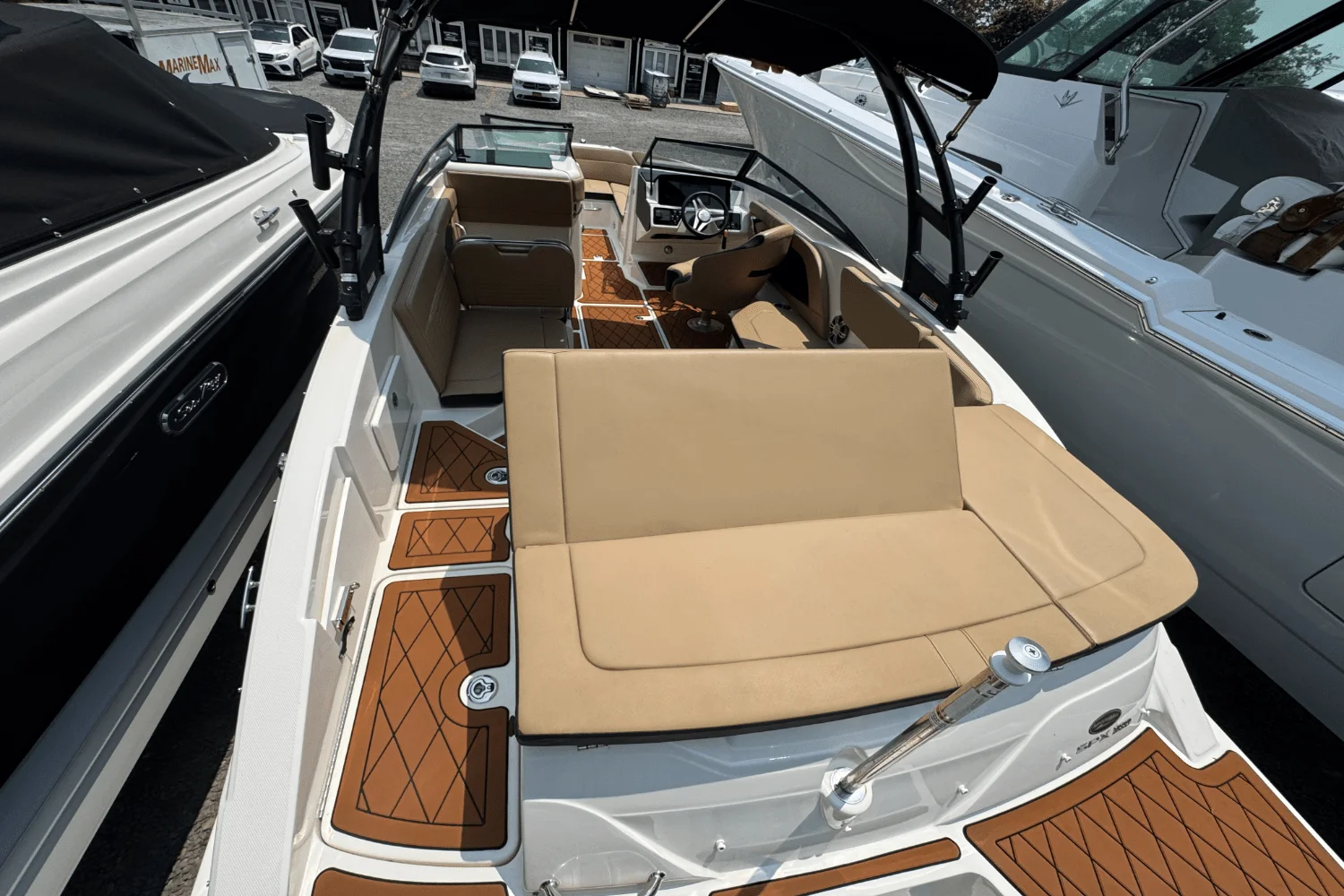 2023 Sea Ray SPX 230 Outboard Image Thumbnail #6