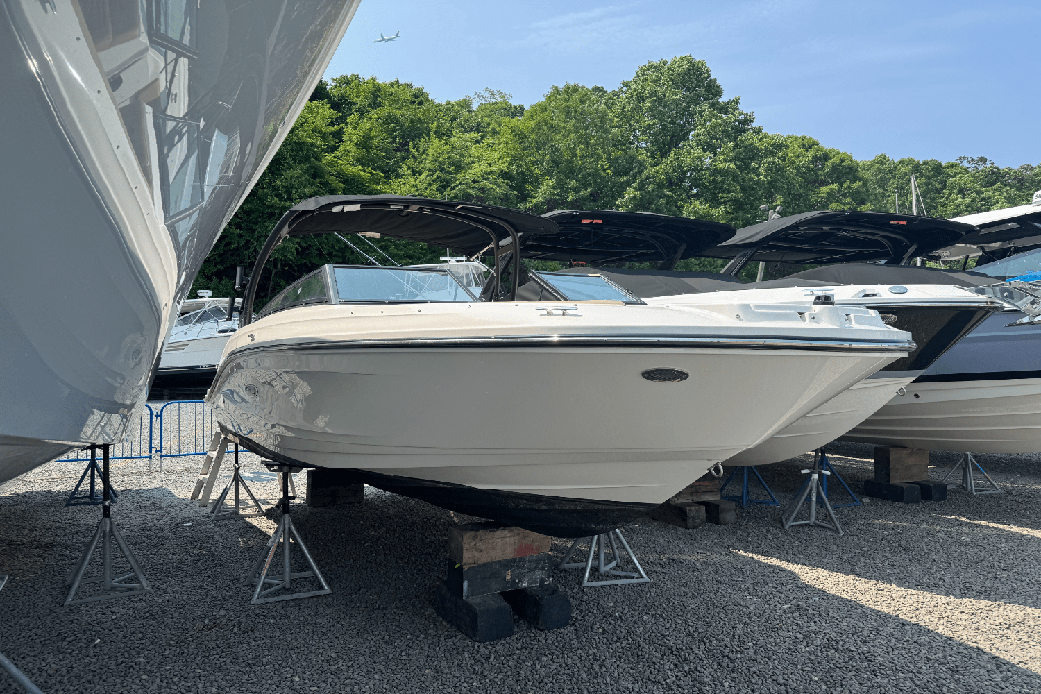 2023 Sea Ray SPX 230 Outboard Image Thumbnail #2