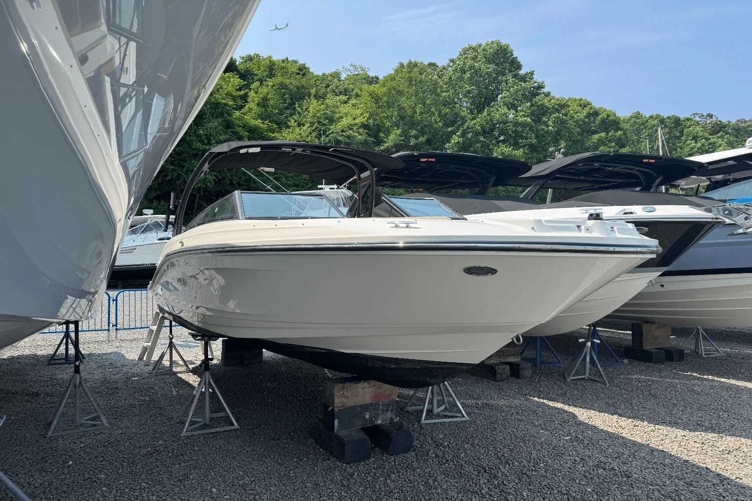 2023 Sea Ray SPX 230 Outboard Image Thumbnail #2