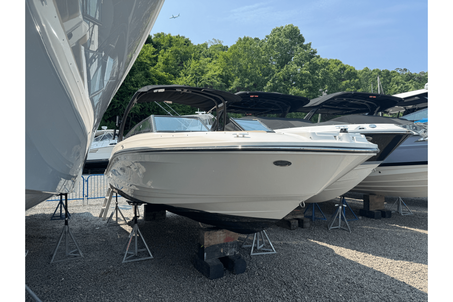 2023 Sea Ray SPX 230 Outboard Image Thumbnail #1