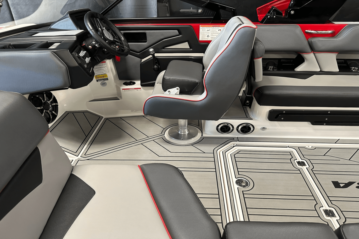 2019 Moomba MAKAI Image Thumbnail #6