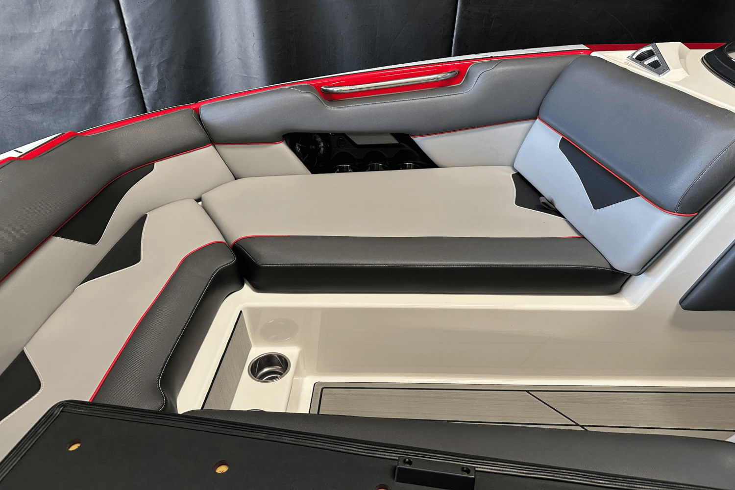 2019 Moomba MAKAI Image Thumbnail #4