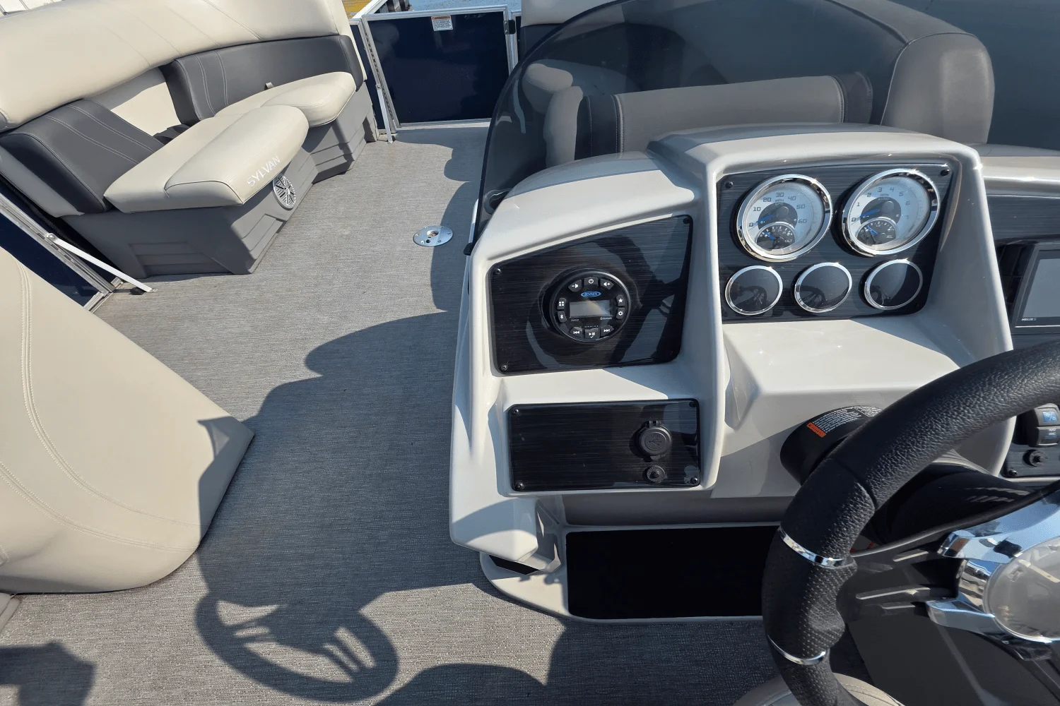 2021 Sylvan 8522 MIRAGE PF Image Thumbnail #9