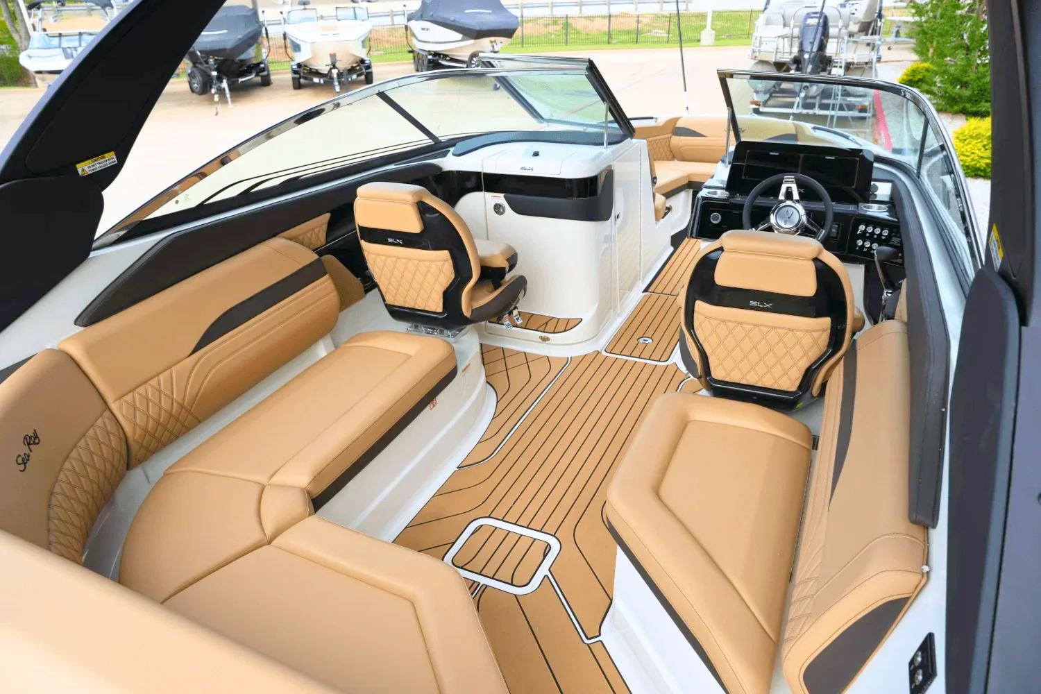 2026 Sea Ray SLX 260 Surf Image Thumbnail #10