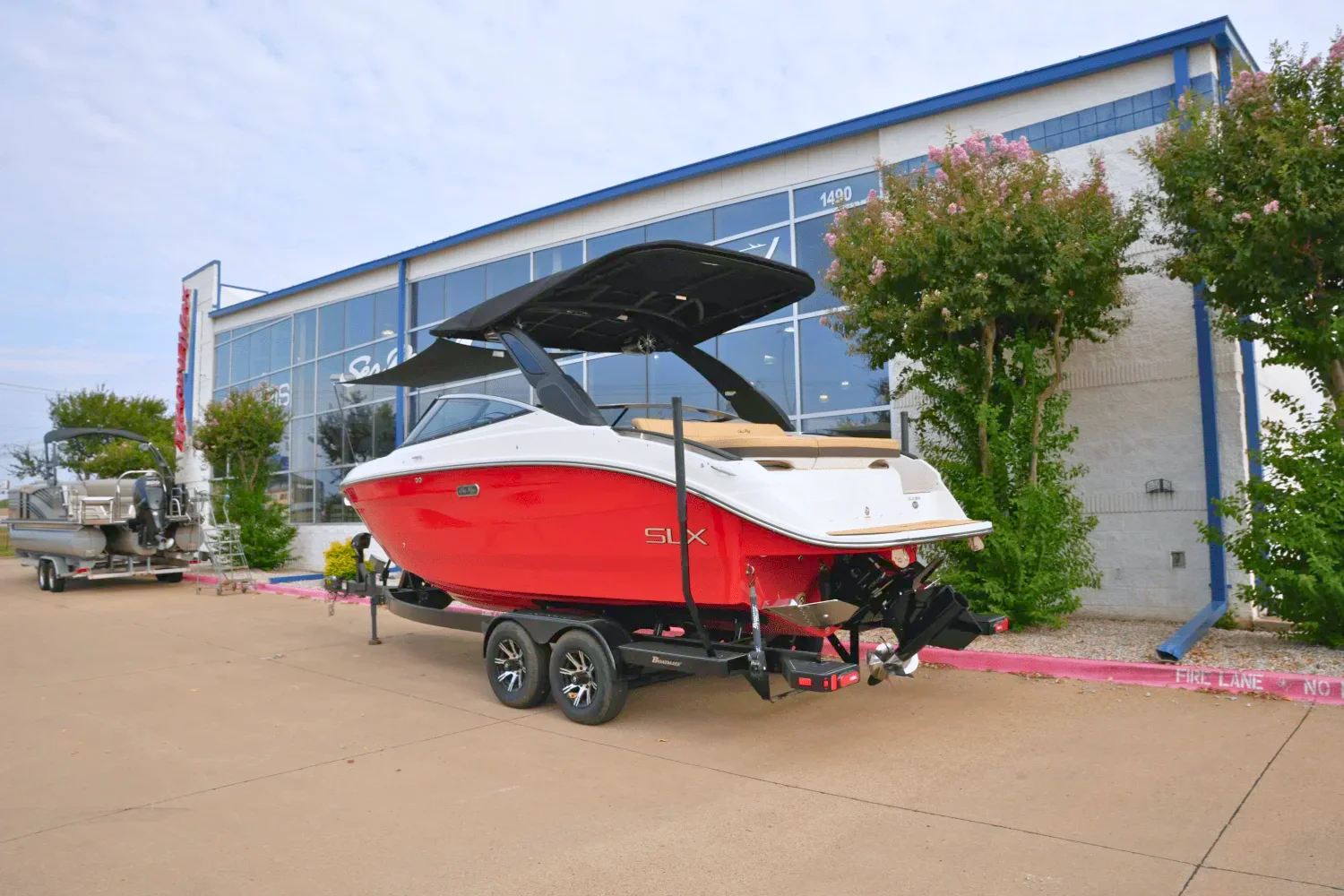 2026 Sea Ray SLX 260 Surf Image Thumbnail #2