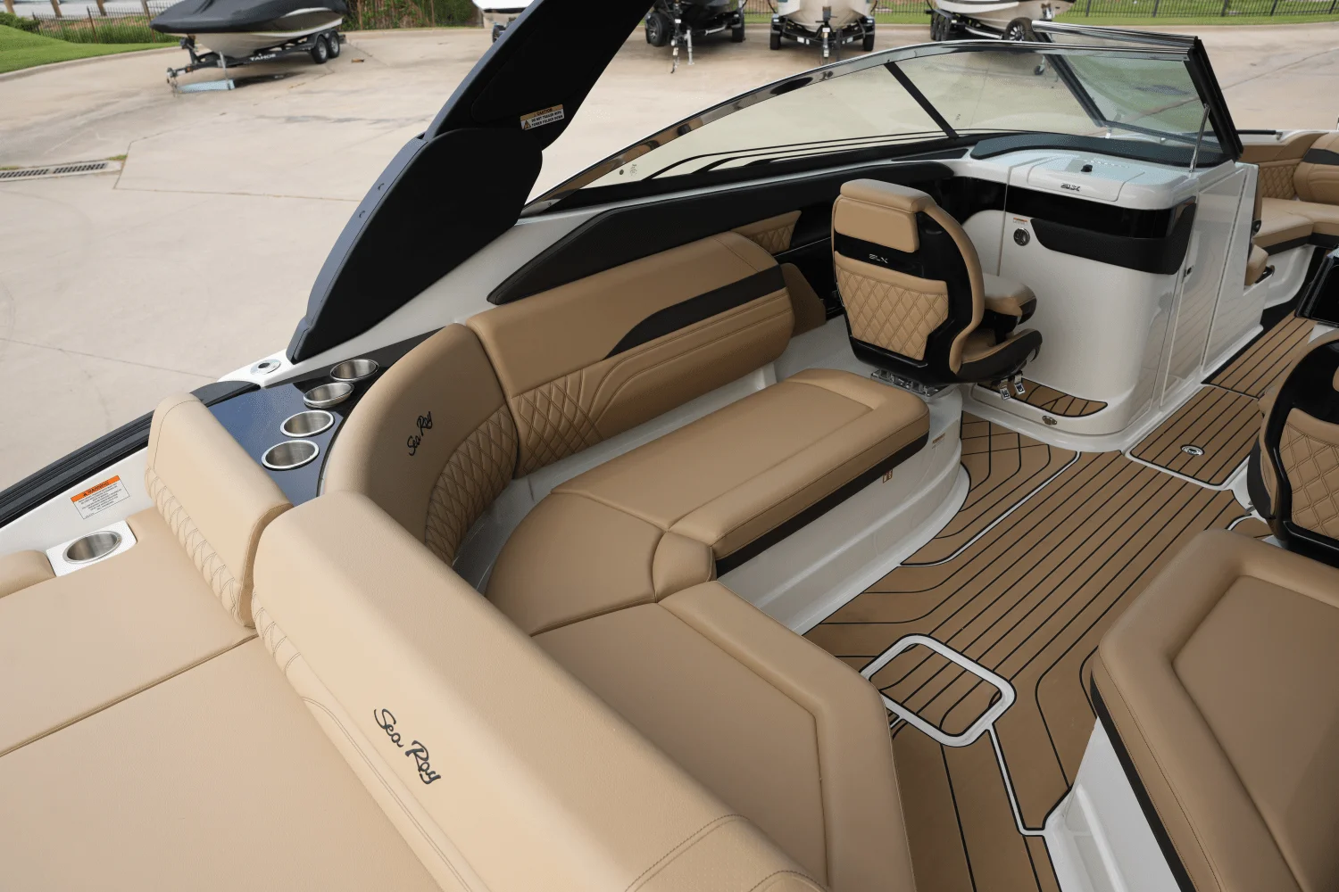 2026 Sea Ray SLX 260 Surf Image Thumbnail #9