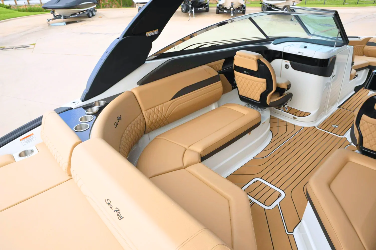 2026 Sea Ray SLX 260 Surf Image Thumbnail #9