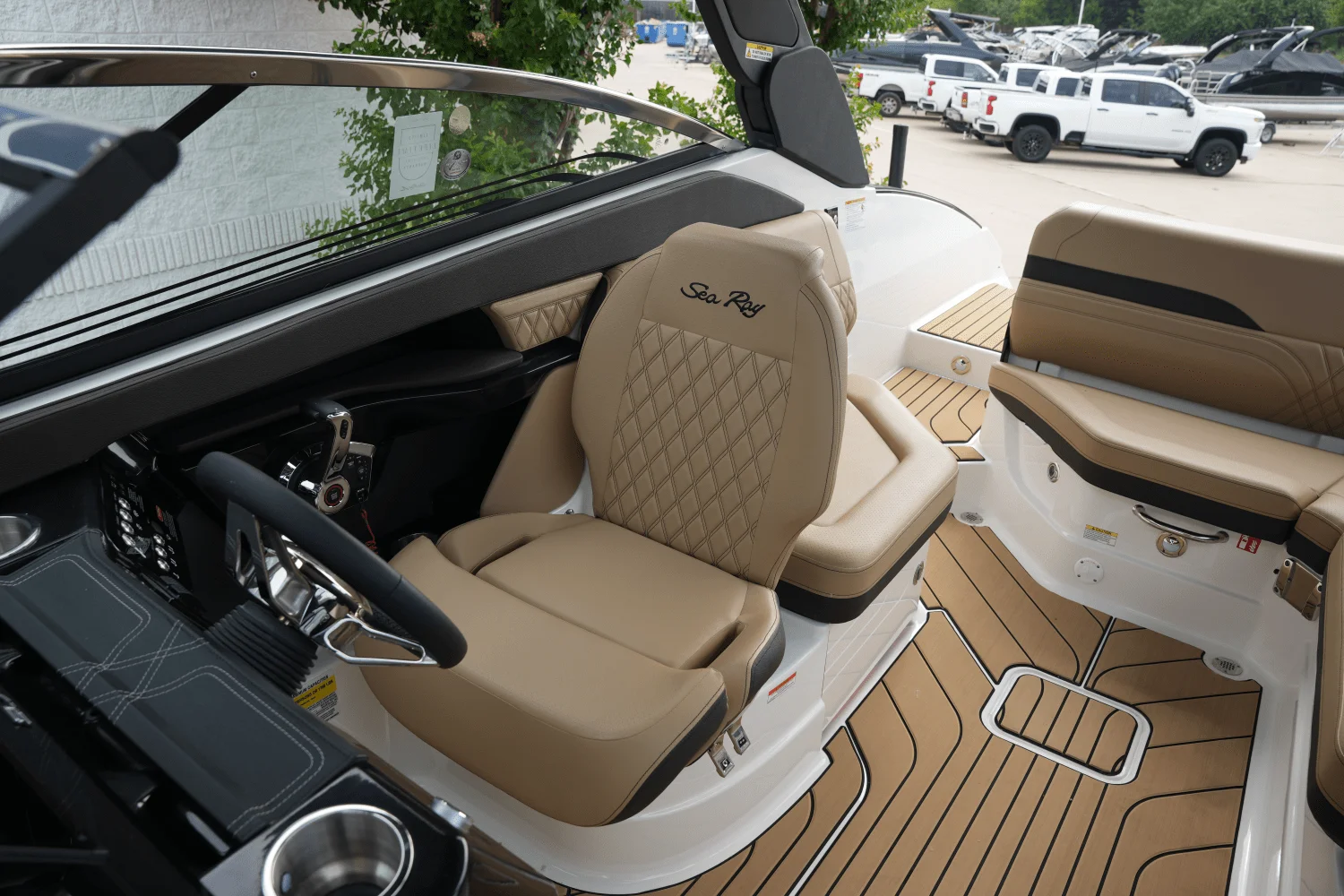 2026 Sea Ray SLX 260 Surf Image Thumbnail #14