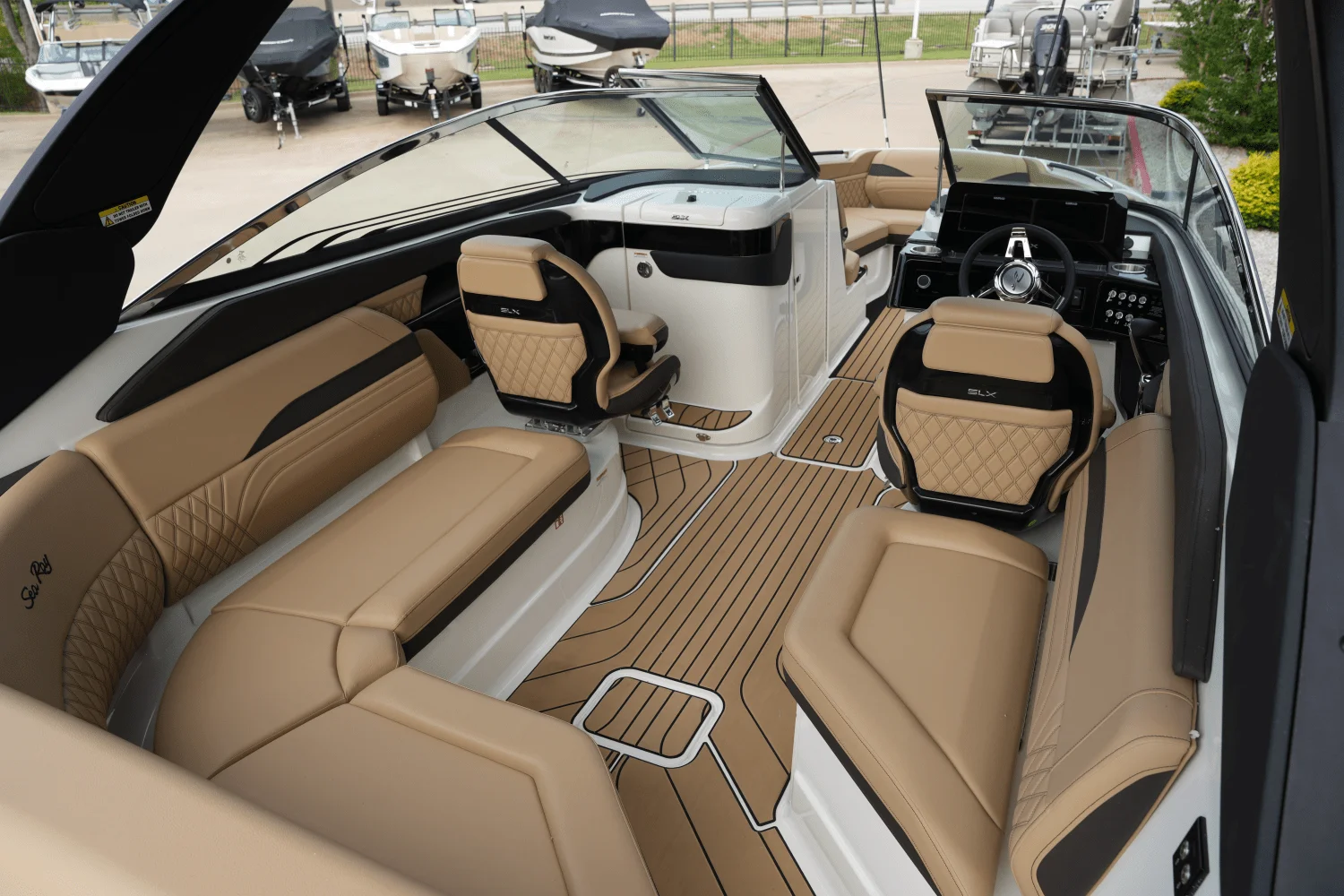 2026 Sea Ray SLX 260 Surf Image Thumbnail #10