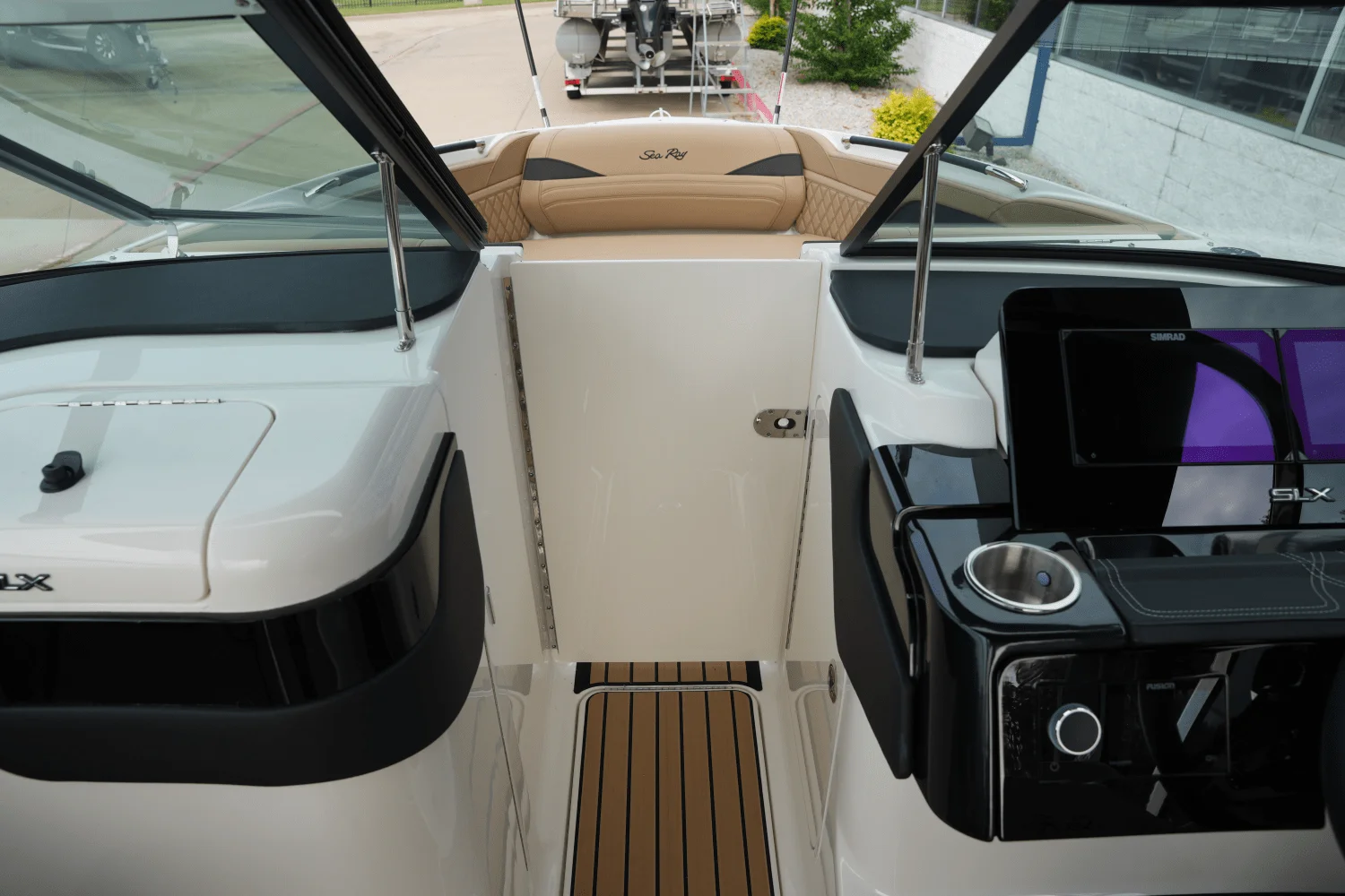 2026 Sea Ray SLX 260 Surf Image Thumbnail #25