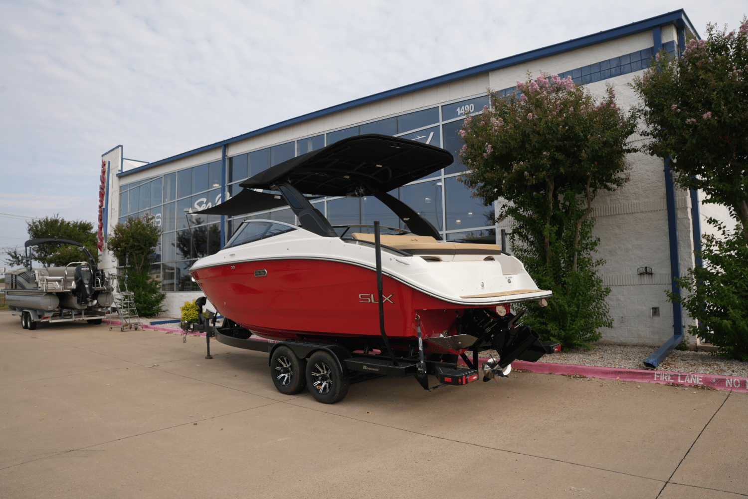 2026 Sea Ray SLX 260 Surf Image Thumbnail #2