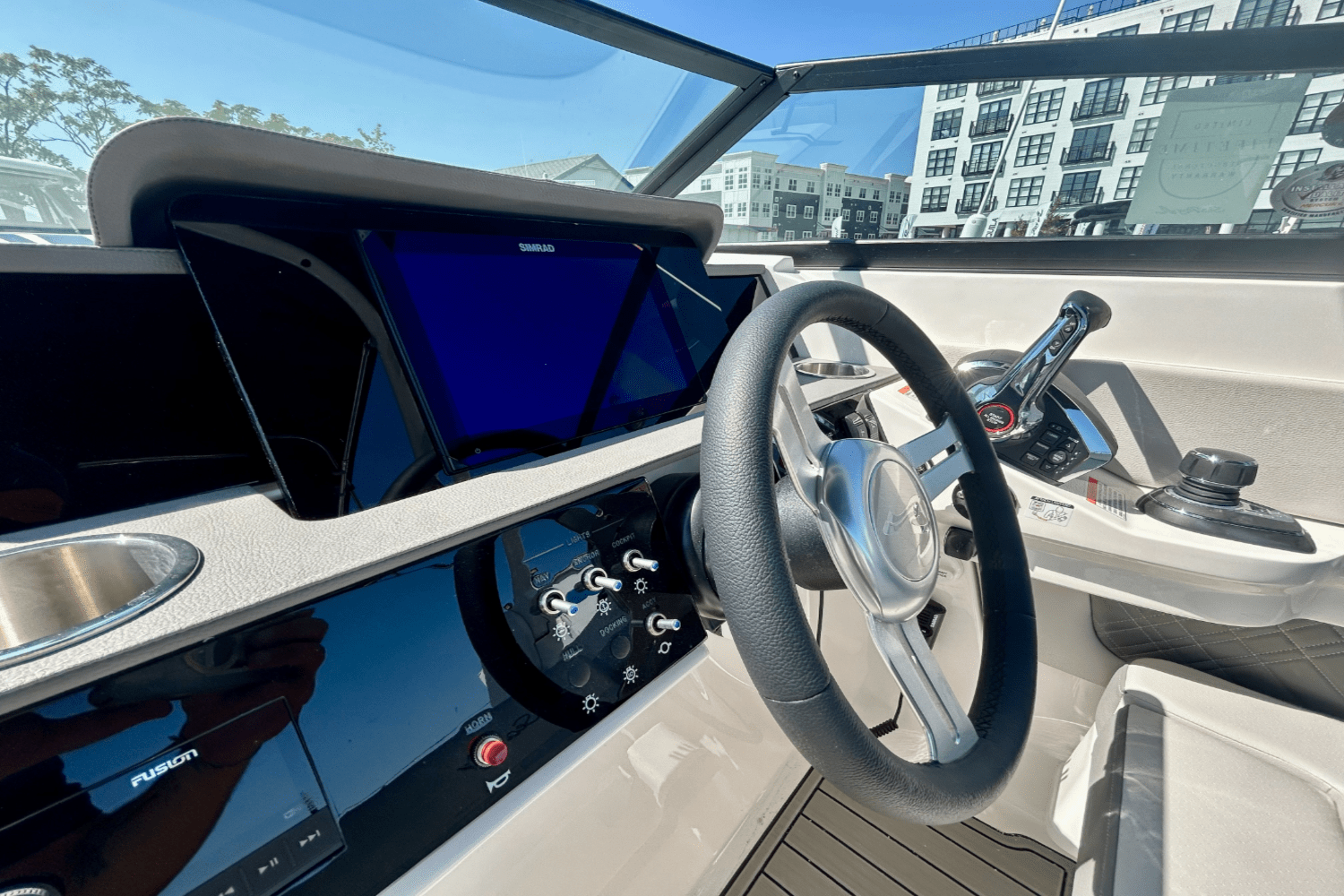 2026 Sea Ray SDX 290 Outboard Image Thumbnail #14