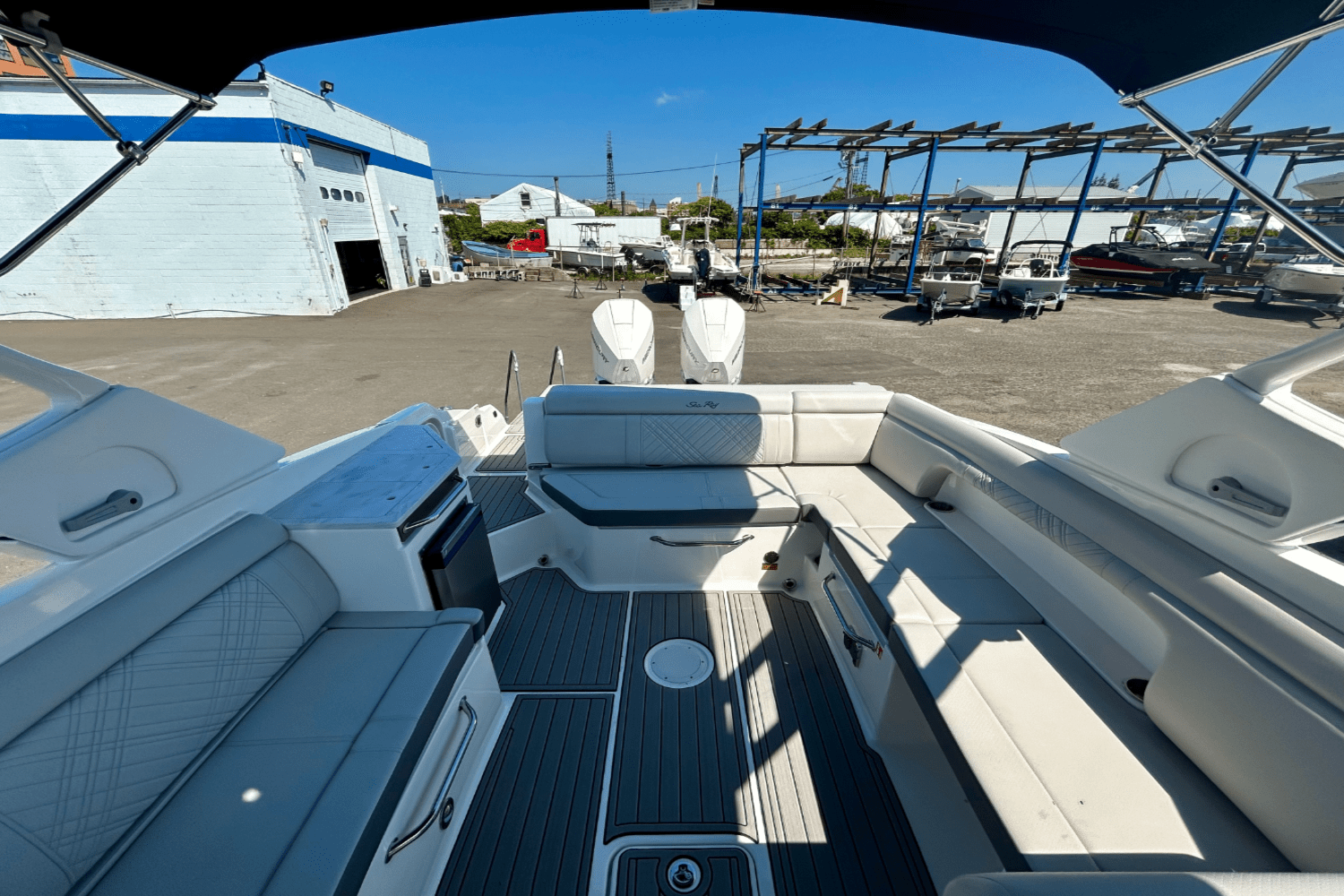 2026 Sea Ray SDX 290 Outboard Image Thumbnail #7