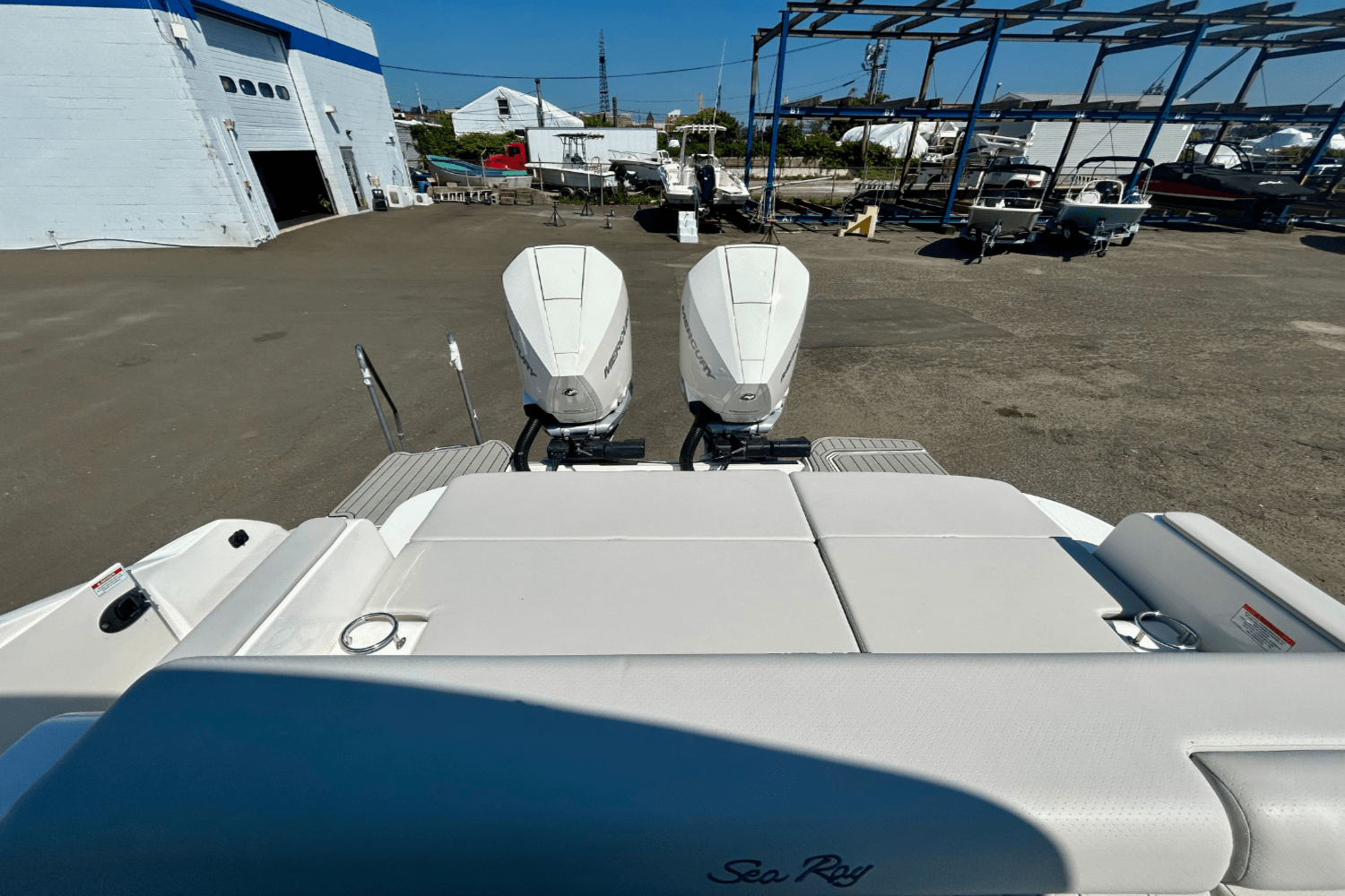 2026 Sea Ray SDX 290 Outboard Image Thumbnail #5