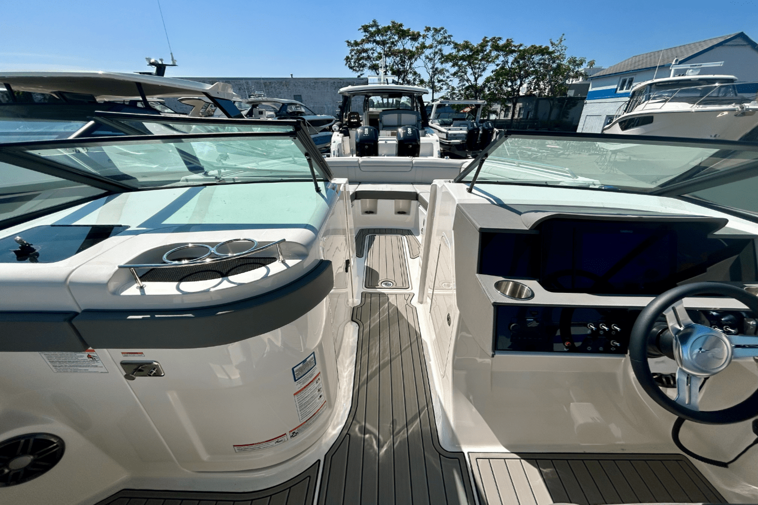 2026 Sea Ray SDX 290 Outboard Image Thumbnail #17