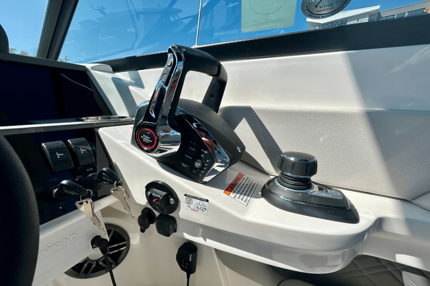 2026 Sea Ray SDX 290 Outboard Image Thumbnail #15