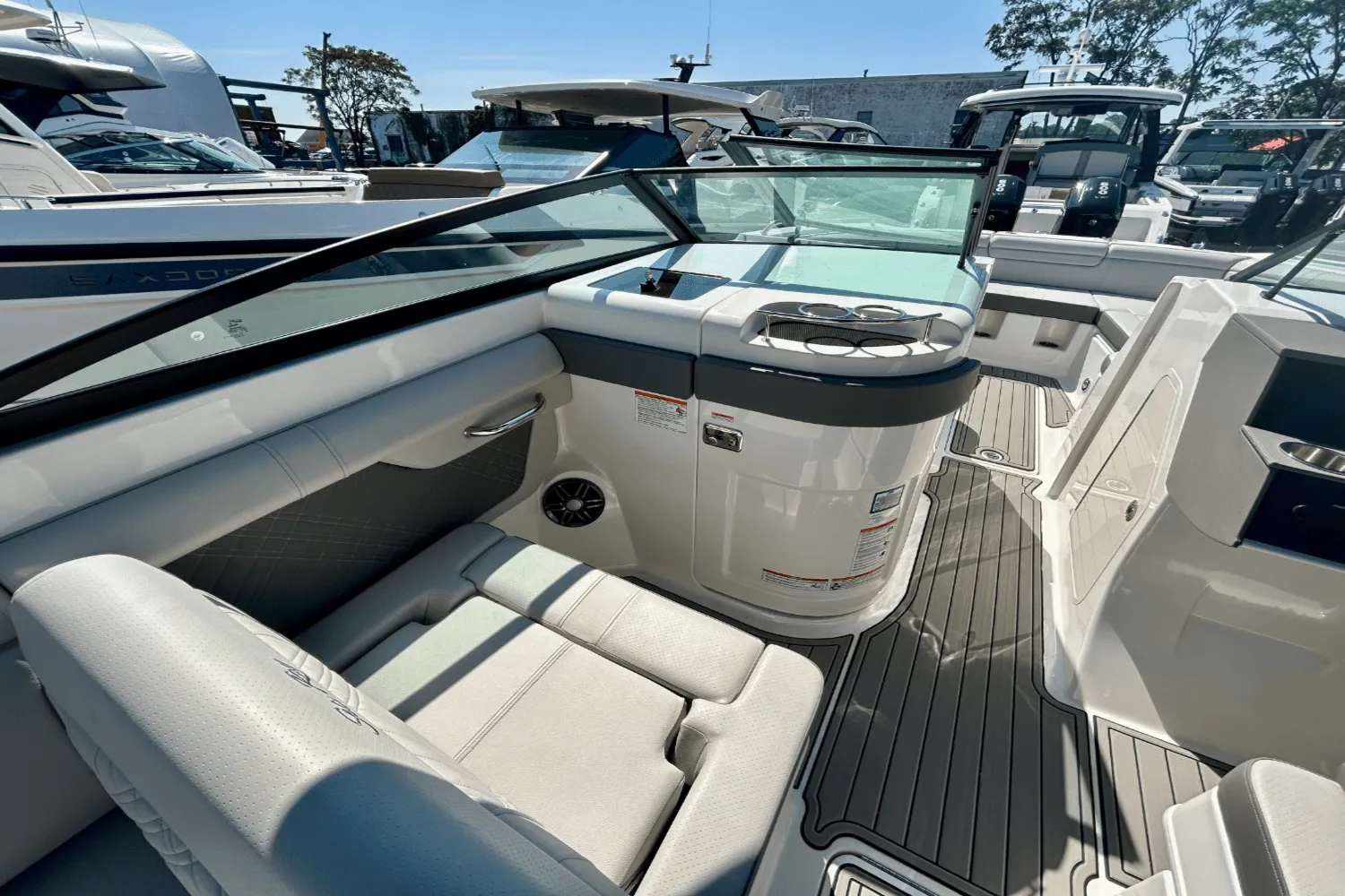 2026 Sea Ray SDX 290 Outboard Image Thumbnail #16